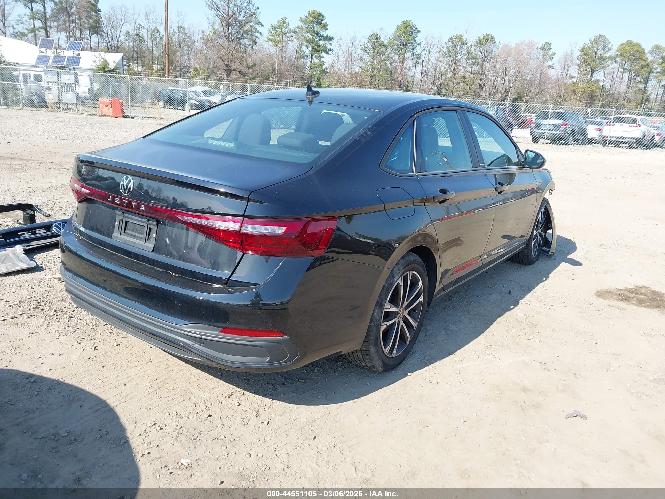 VOLKSWAGEN JETTA image 4