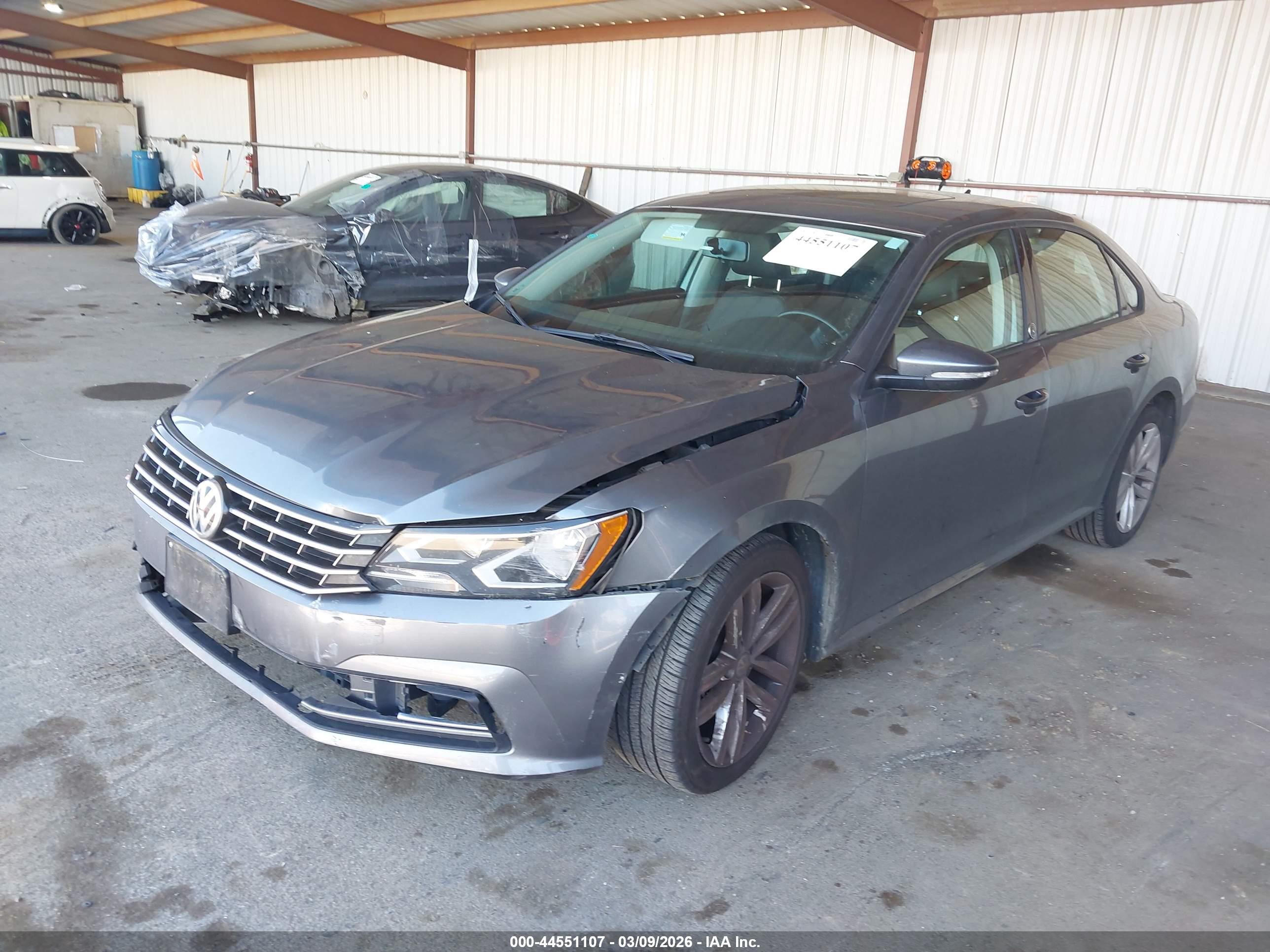 VOLKSWAGEN PASSAT image 2