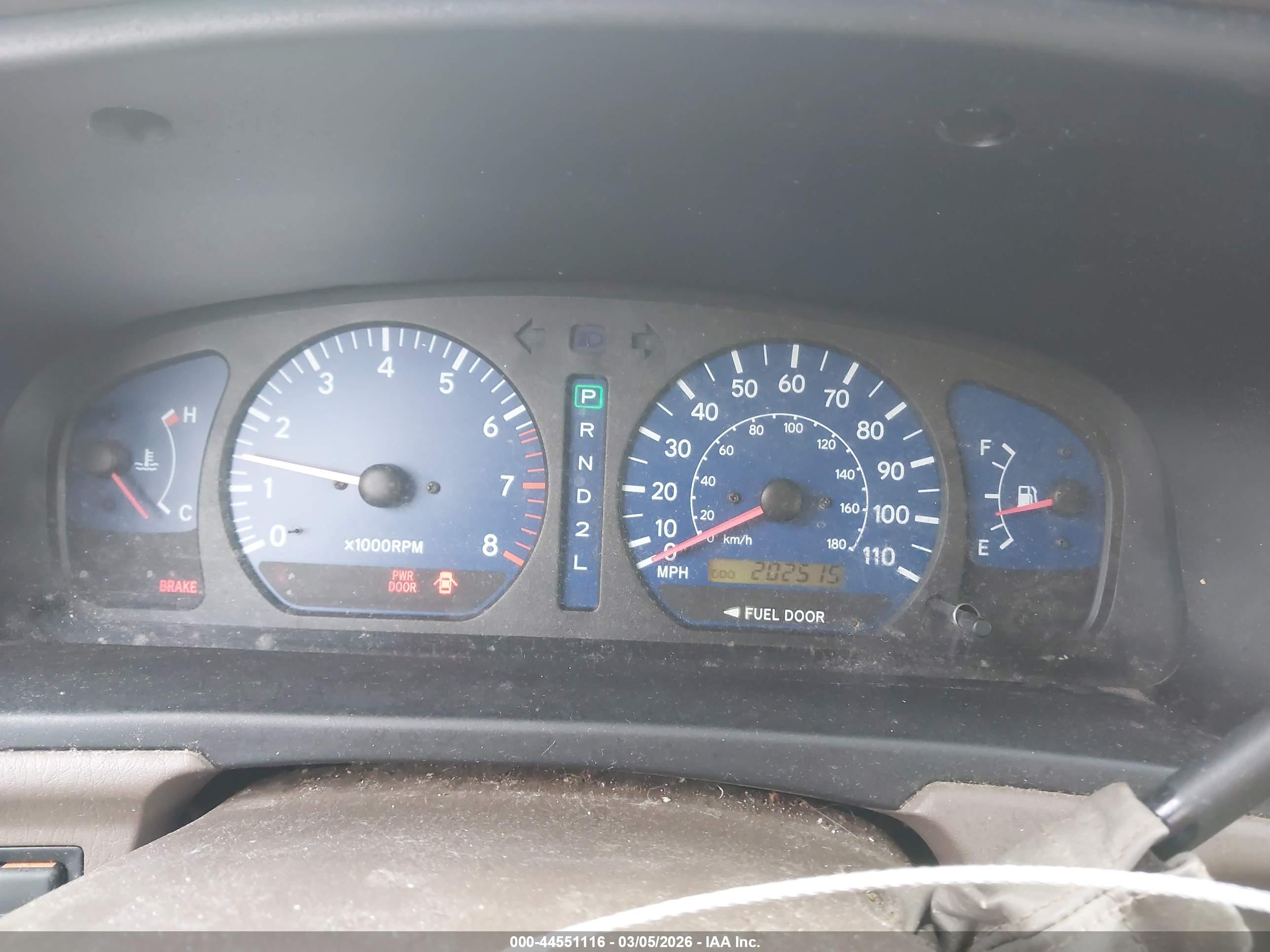 TOYOTA SIENNA image 7