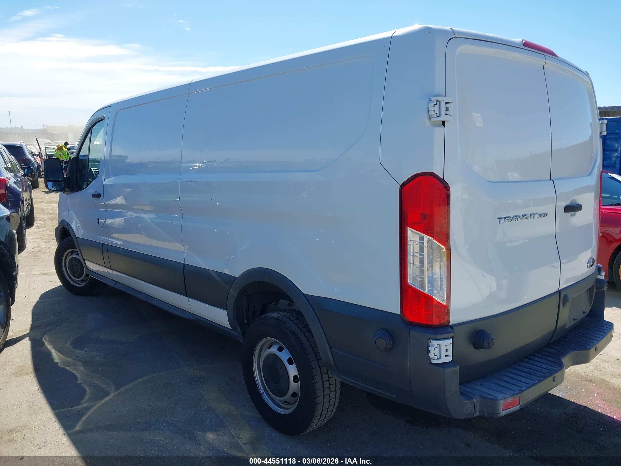 FORD TRANSIT-350 image 3
