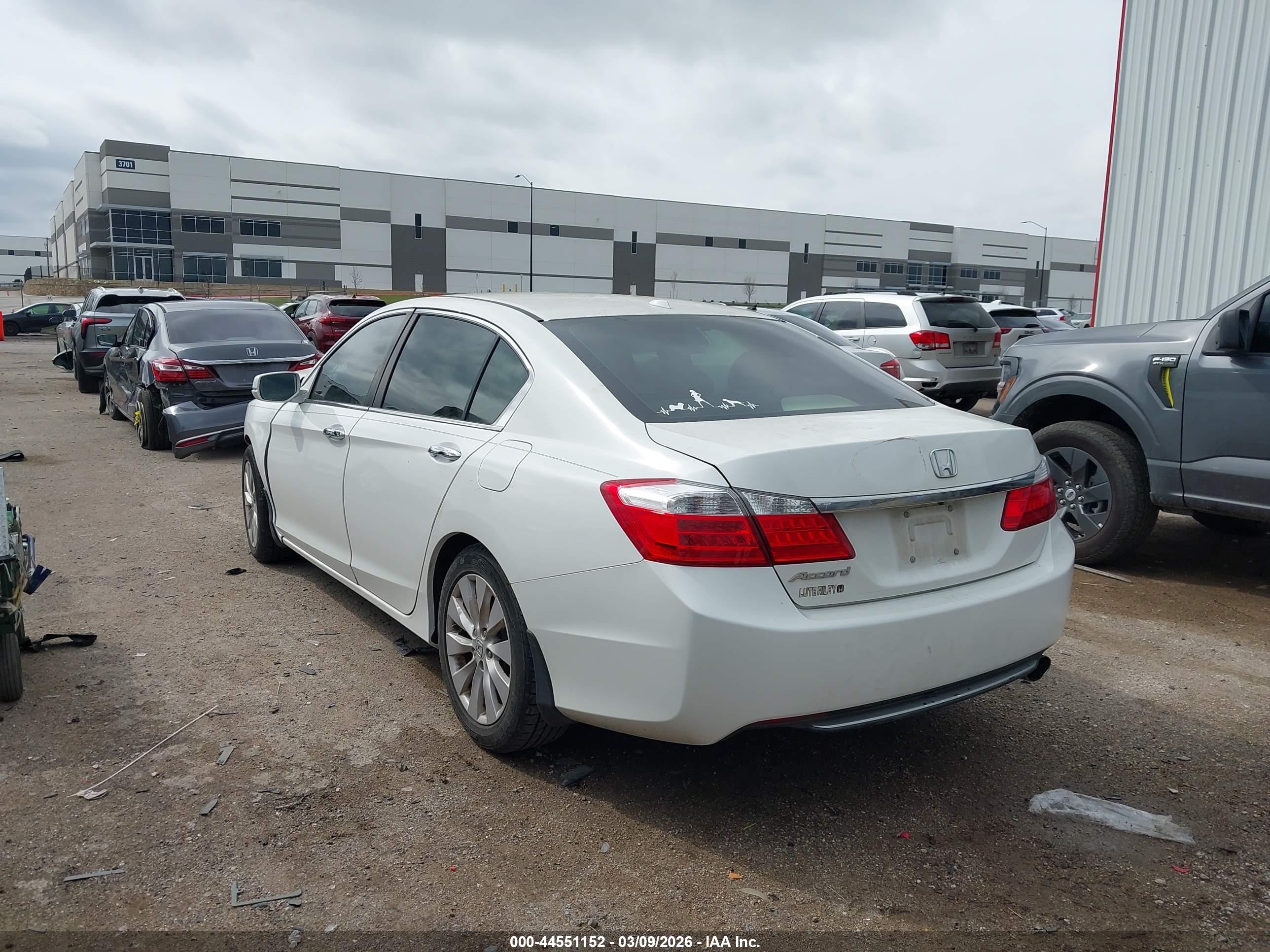 HONDA ACCORD image 3