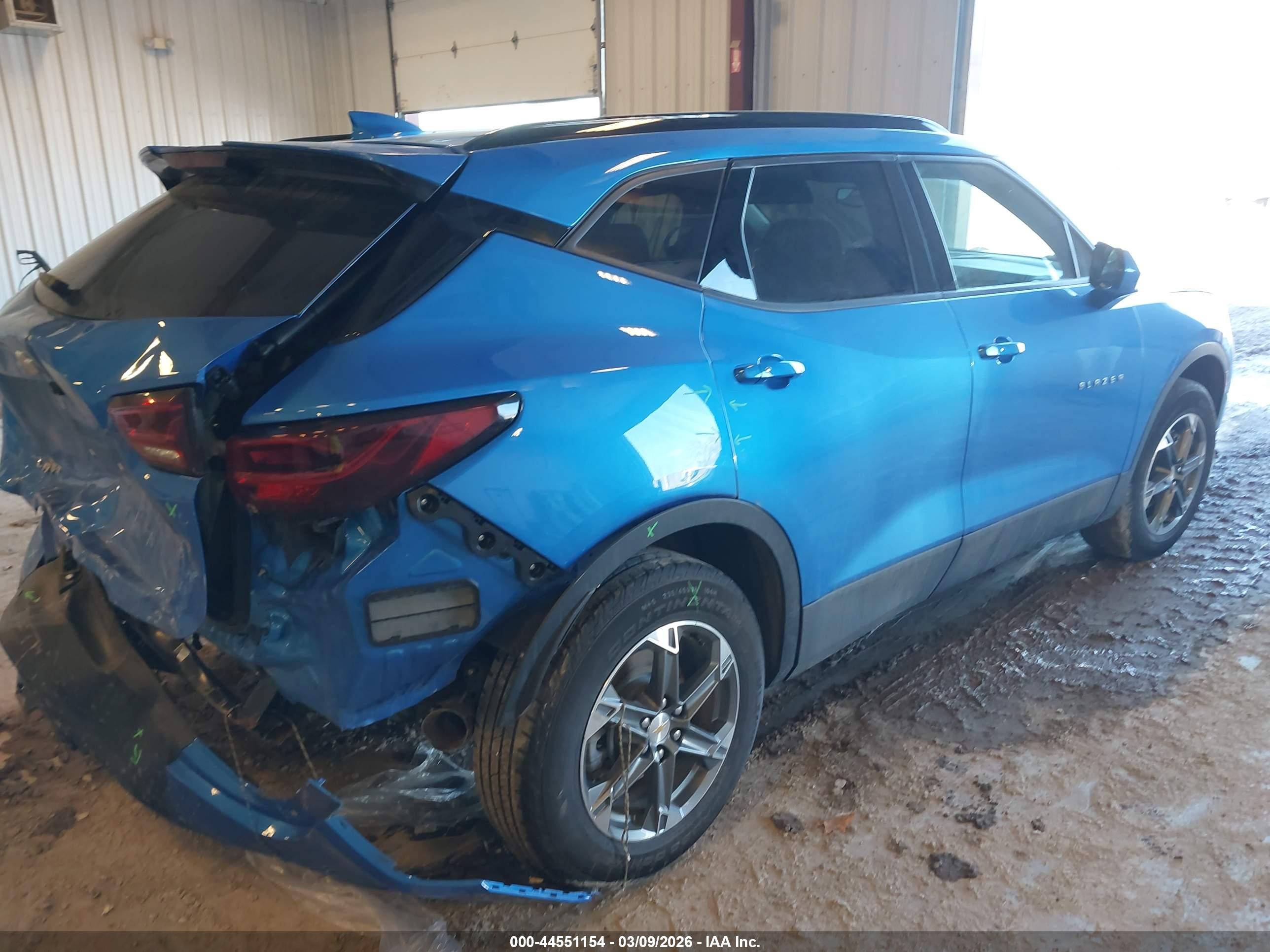 CHEVROLET BLAZER image 4
