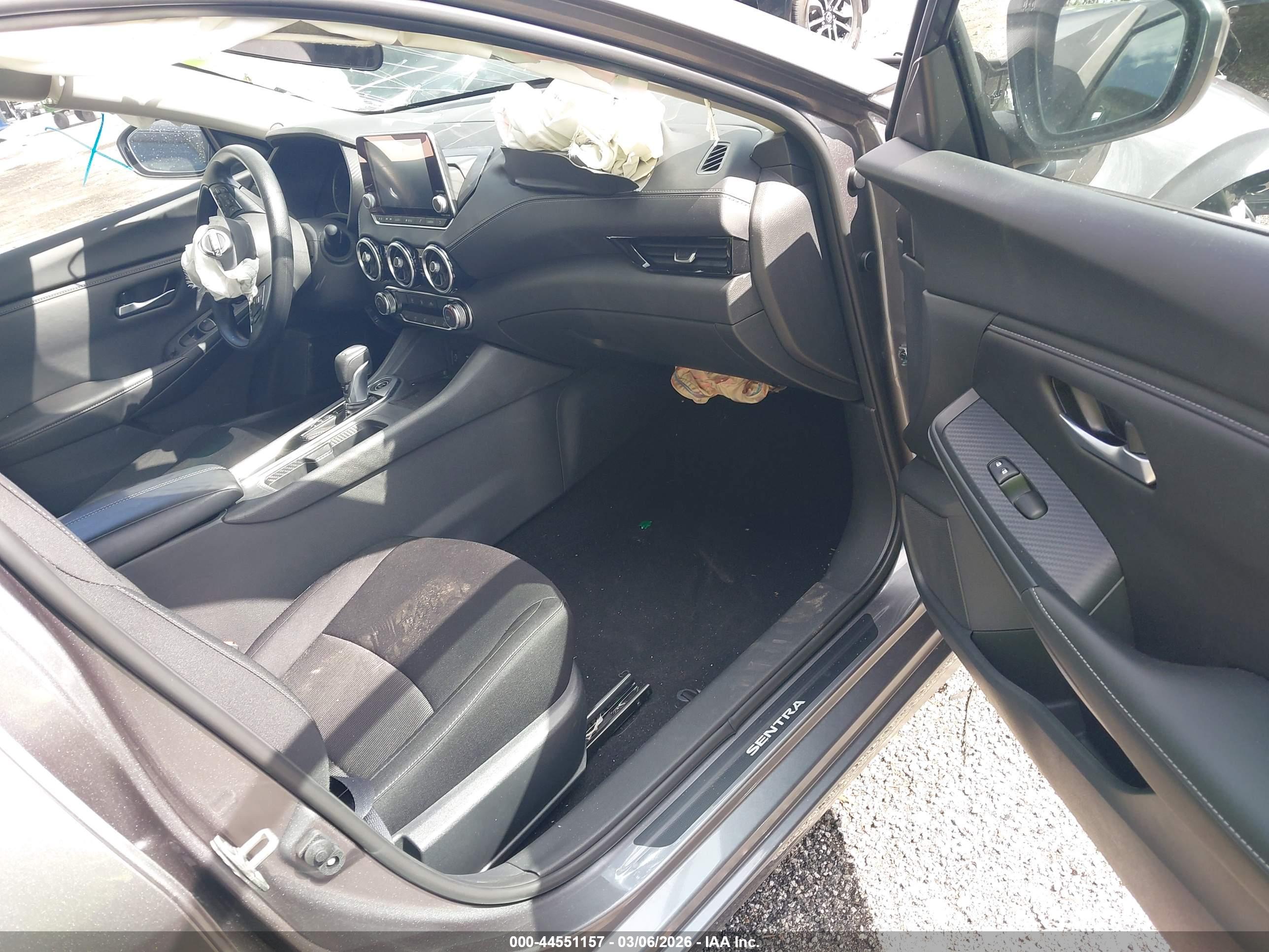 NISSAN SENTRA image 5
