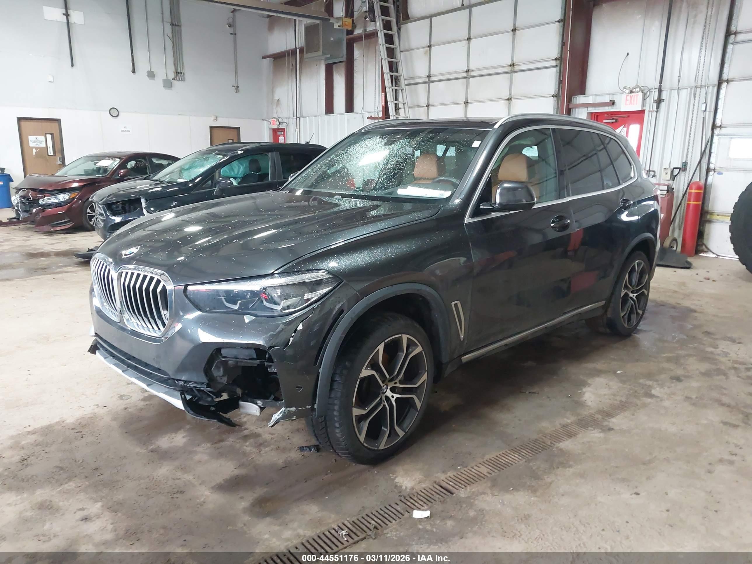 BMW X5 image 2
