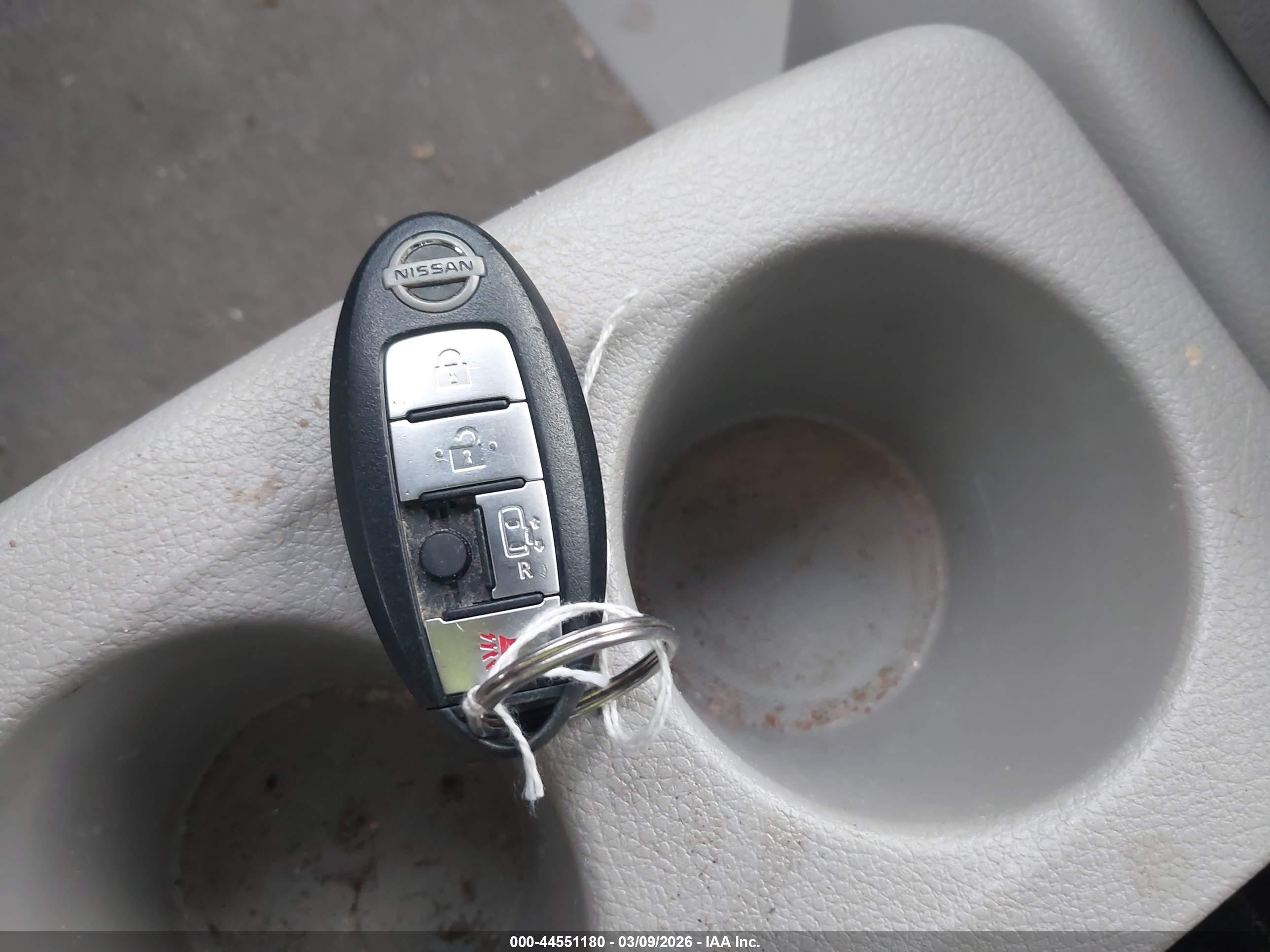 NISSAN QUEST image 11
