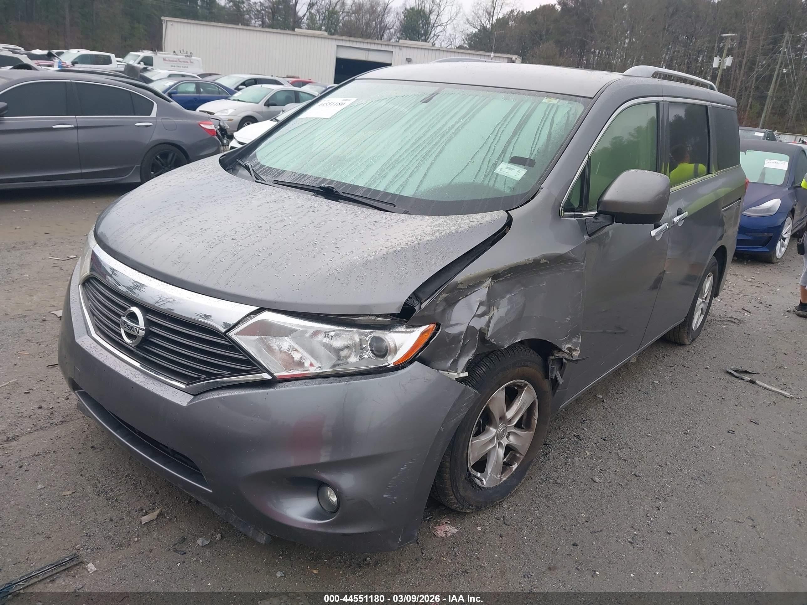 NISSAN QUEST image 2