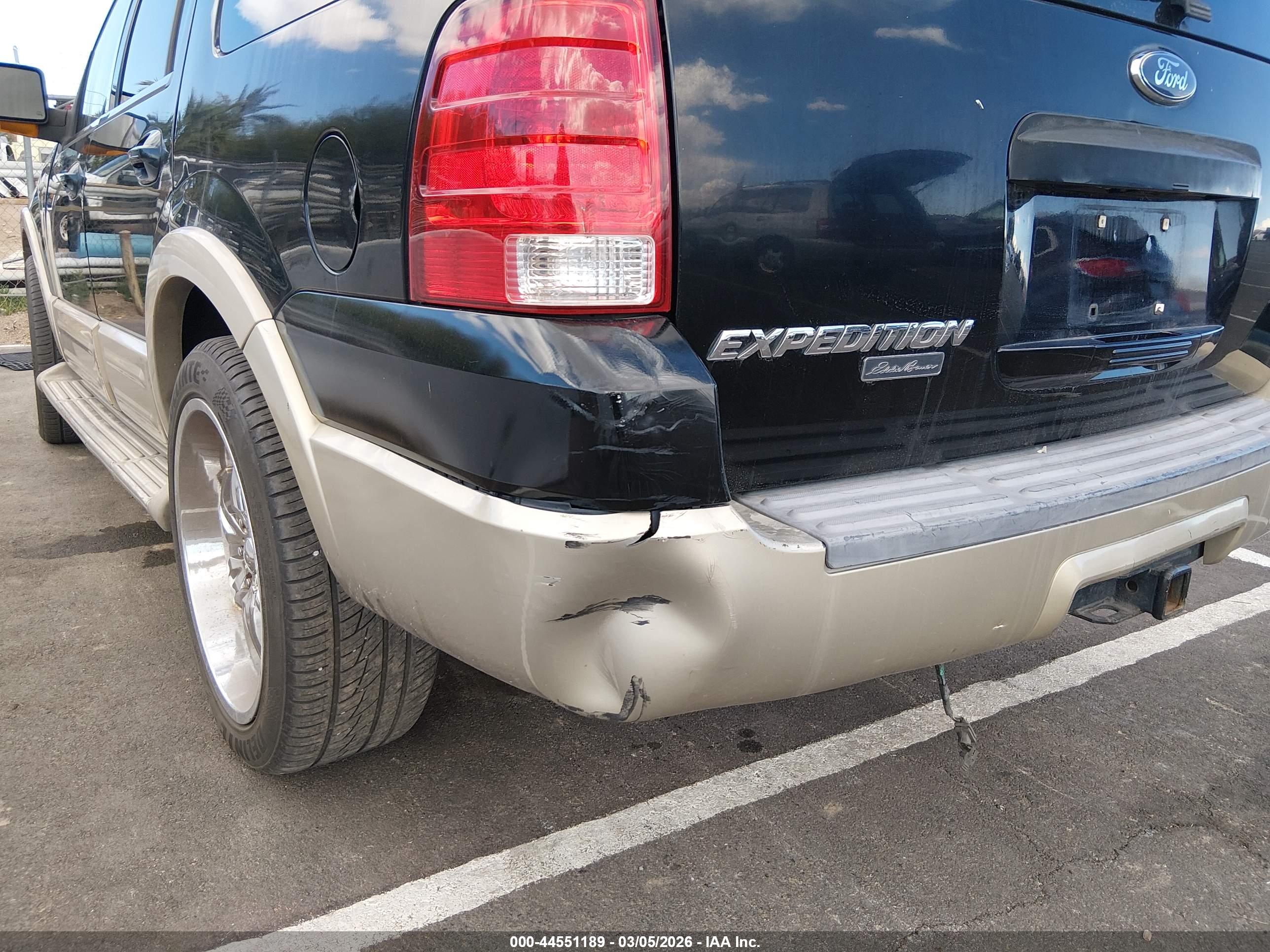 FORD EXPEDITION image 6