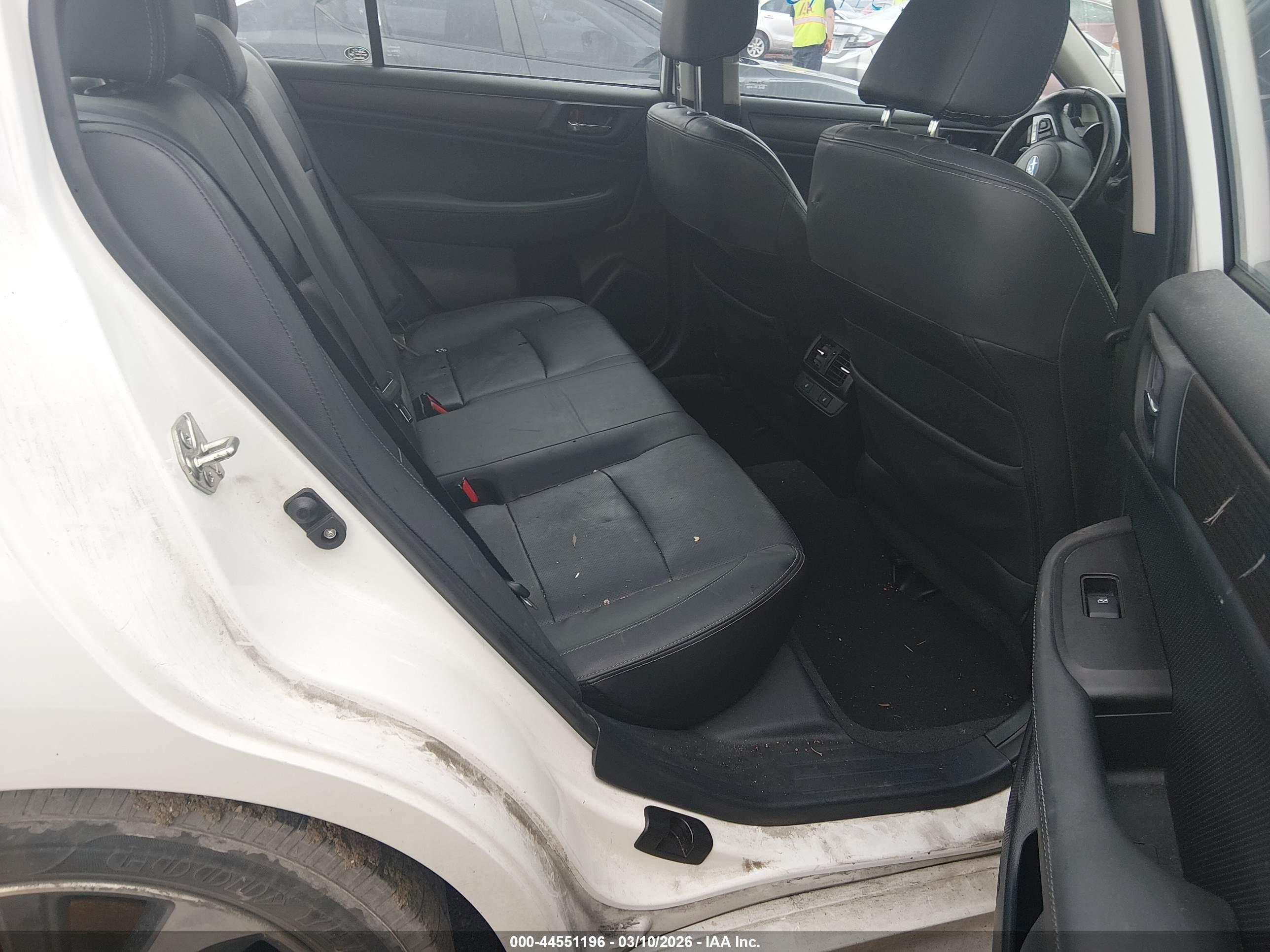 SUBARU LEGACY image 8