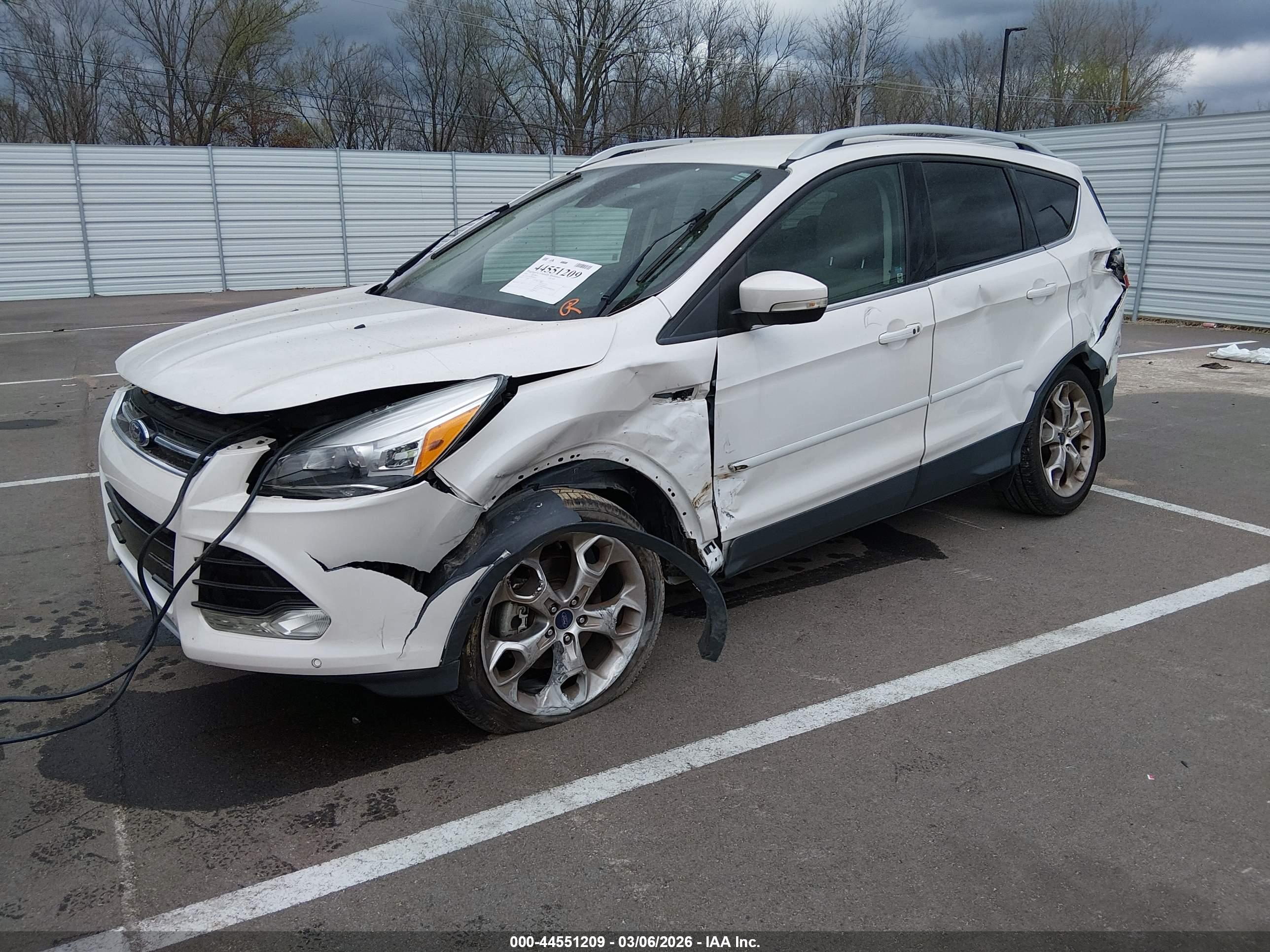 FORD ESCAPE image 2