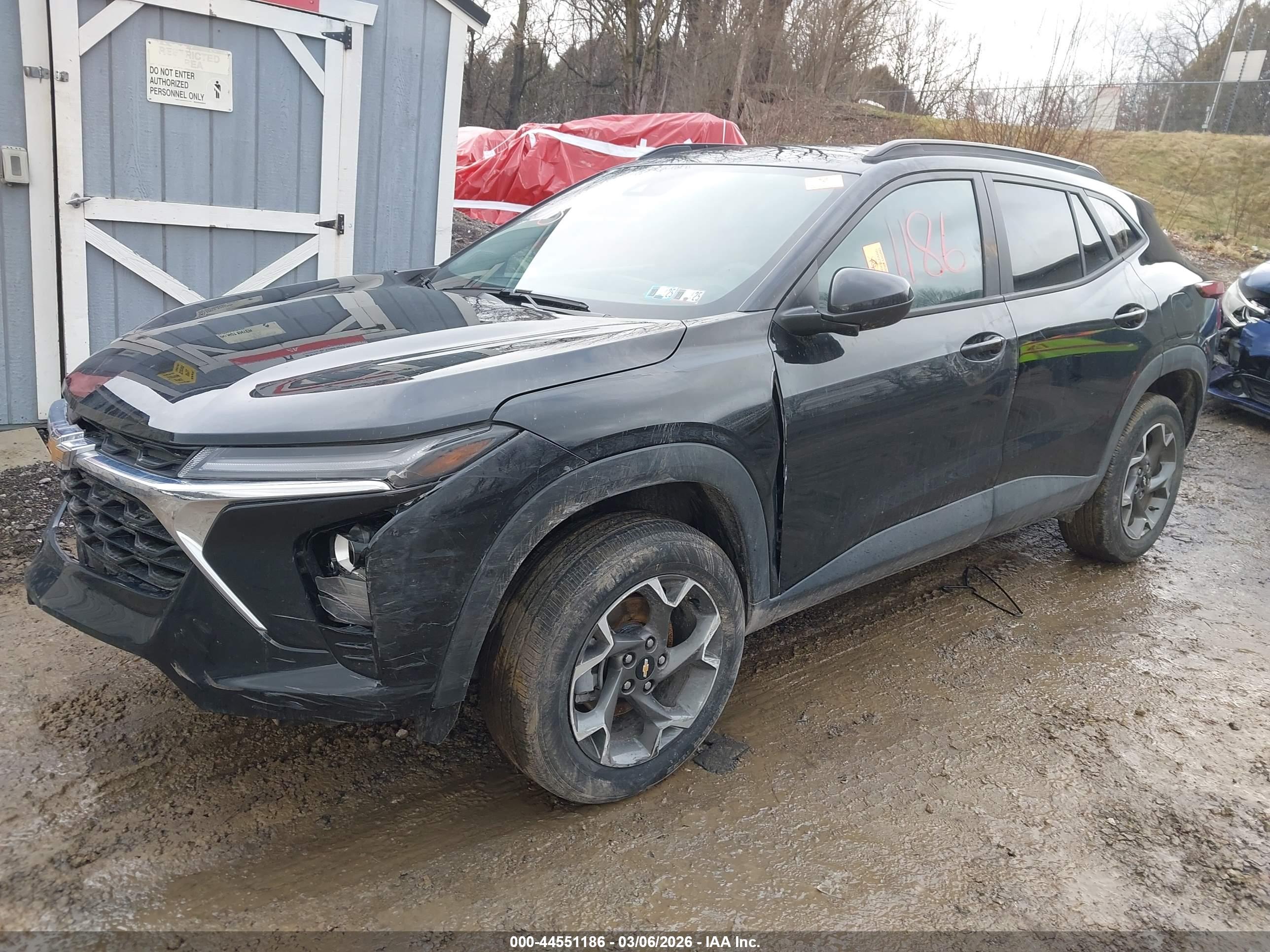 CHEVROLET TRAX image 2