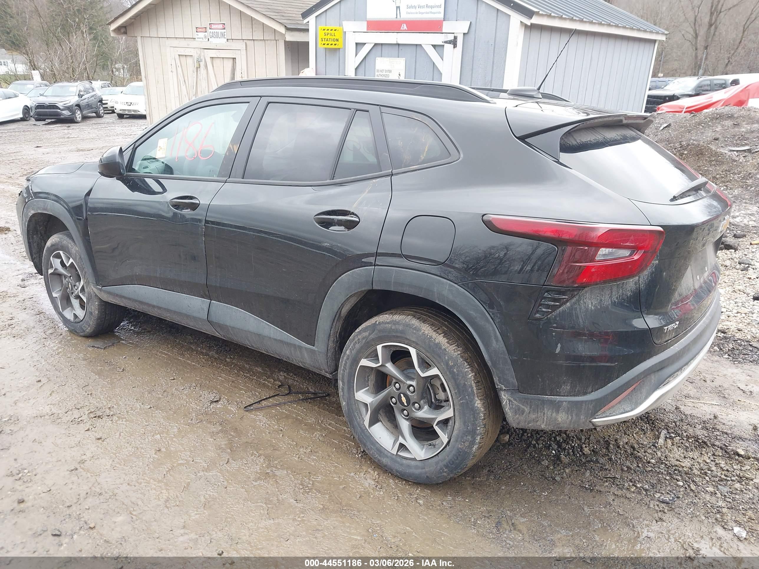 CHEVROLET TRAX image 3