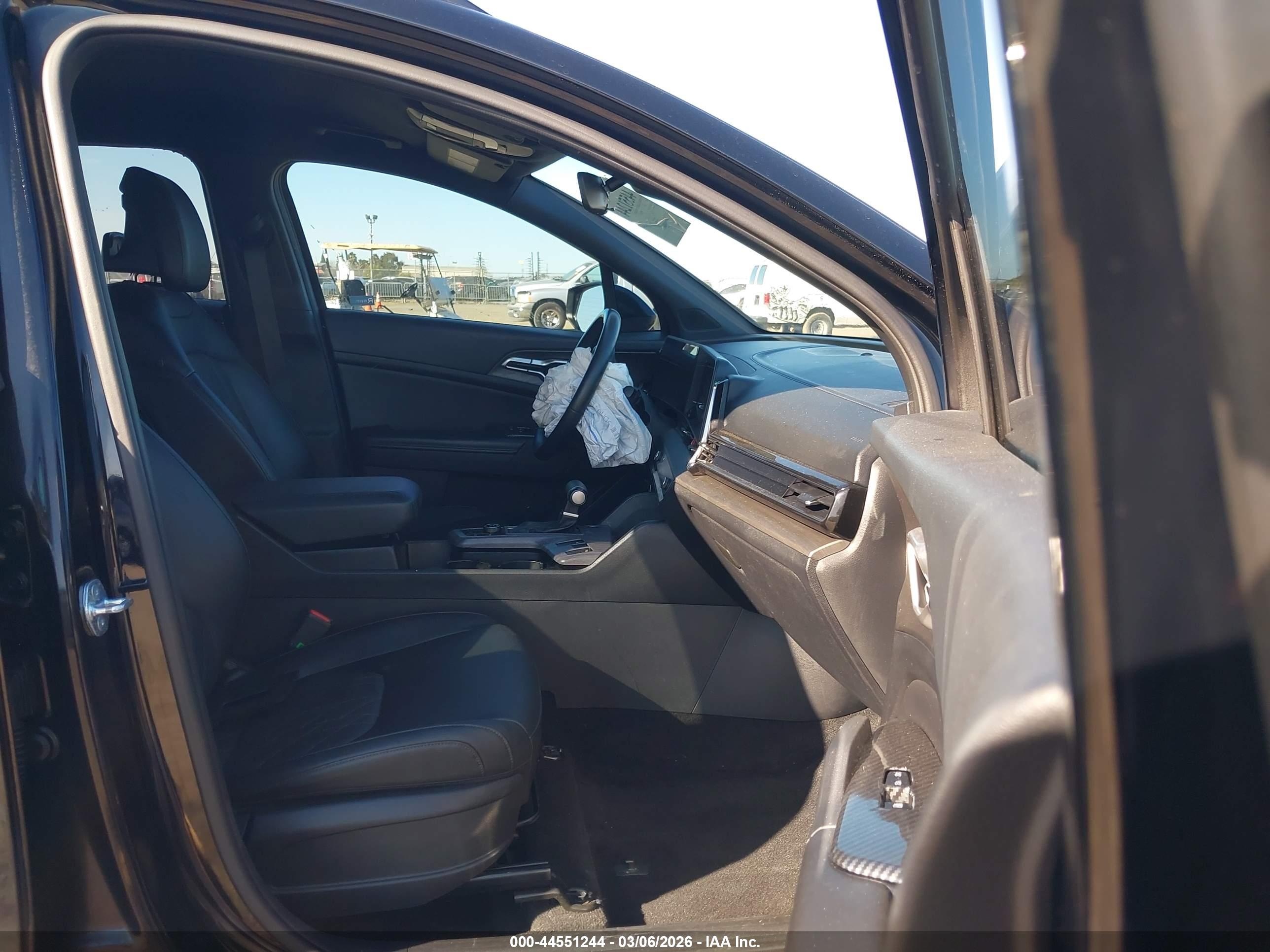 KIA SPORTAGE image 5
