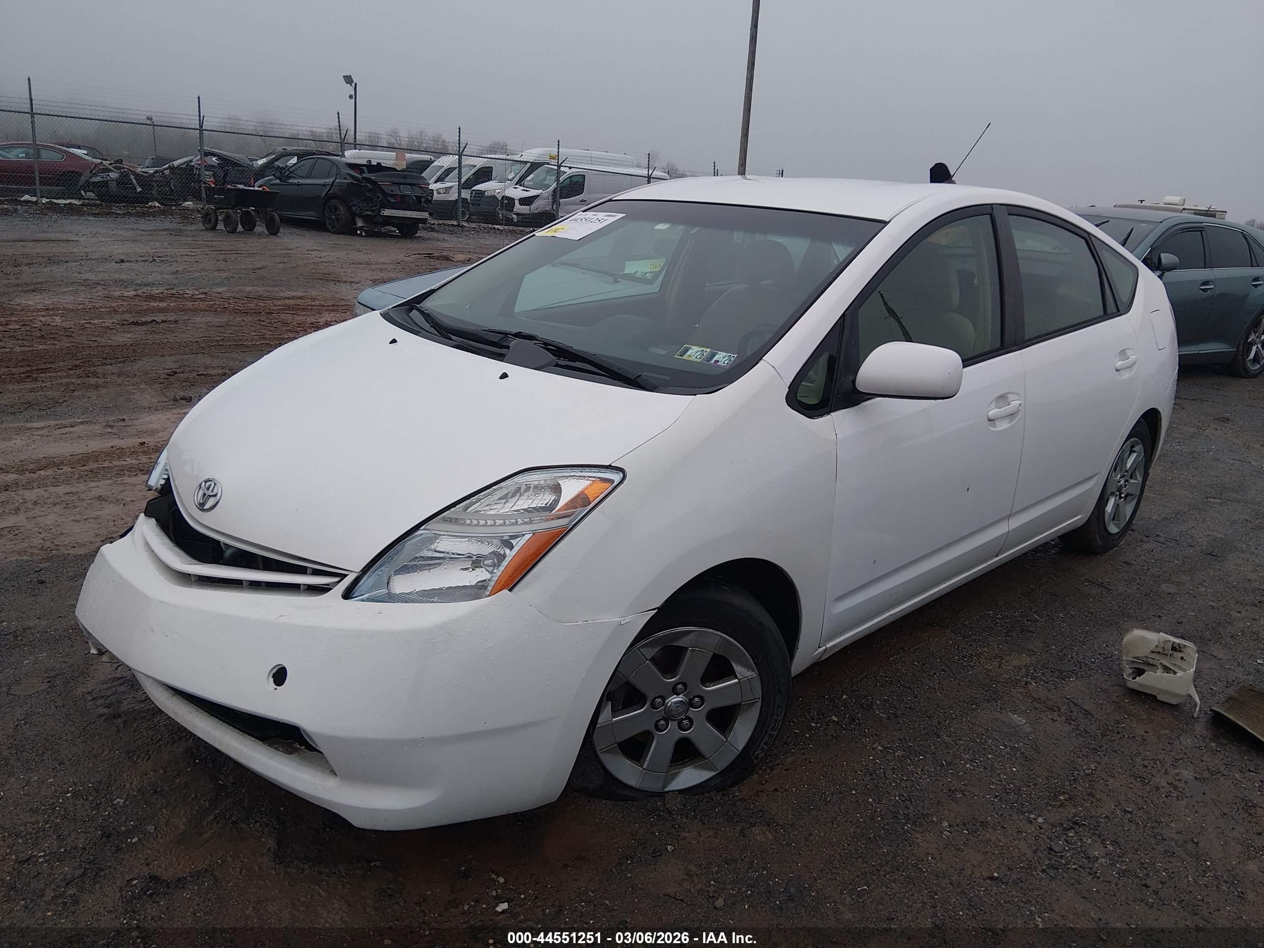 TOYOTA PRIUS image 2