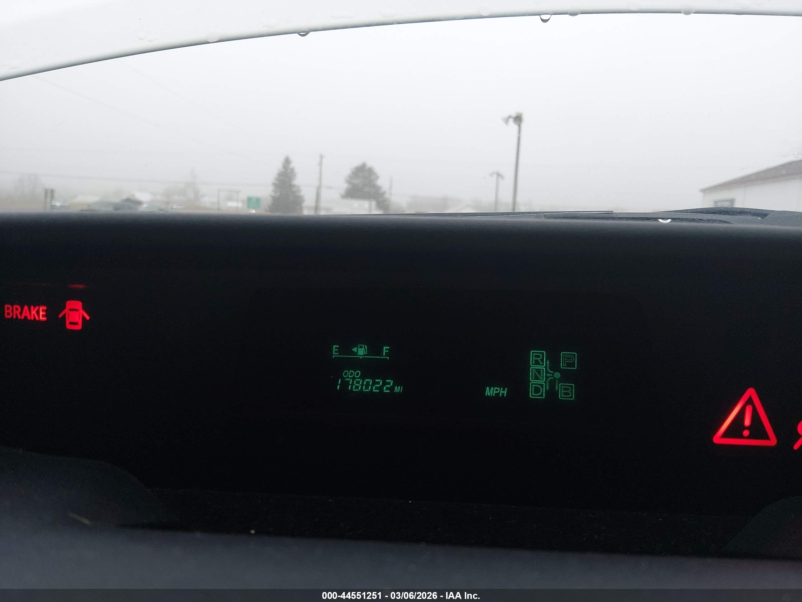 TOYOTA PRIUS image 7