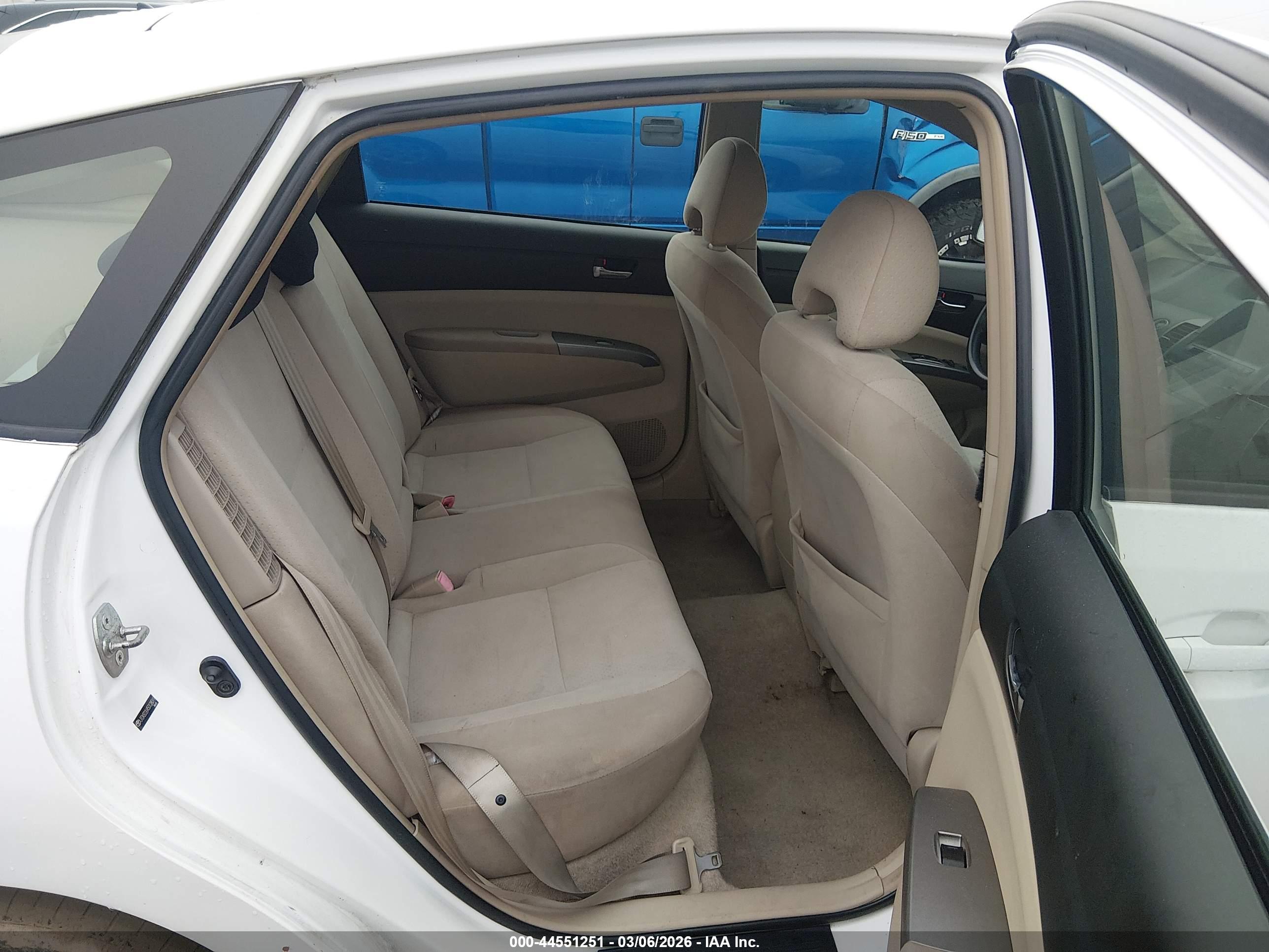 TOYOTA PRIUS image 8