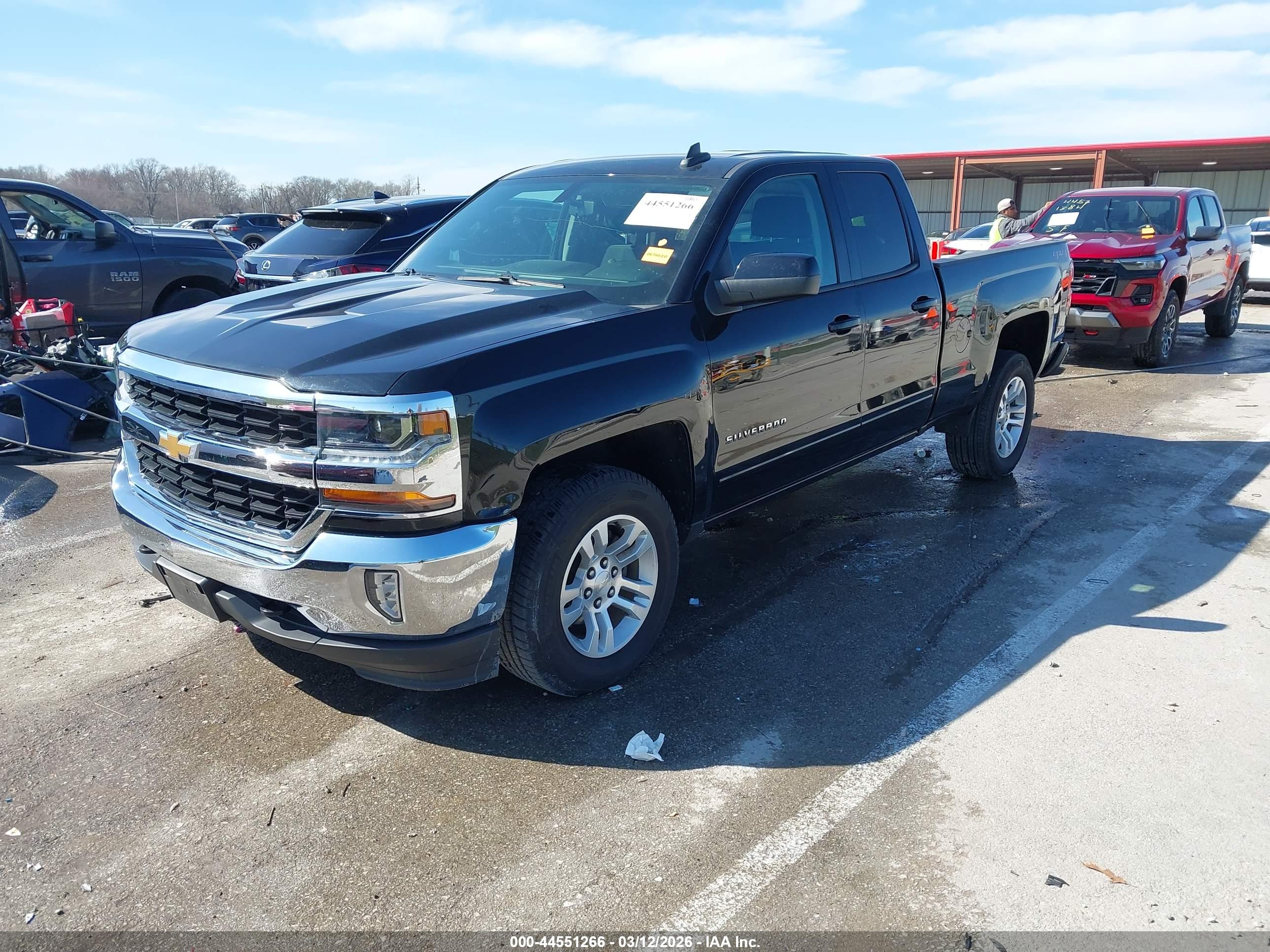 CHEVROLET SILVERADO image 2