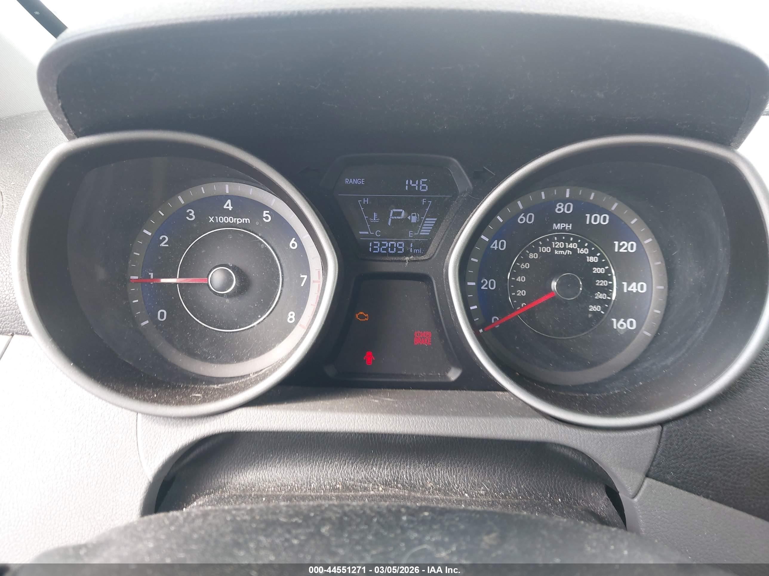 HYUNDAI ELANTRA image 7