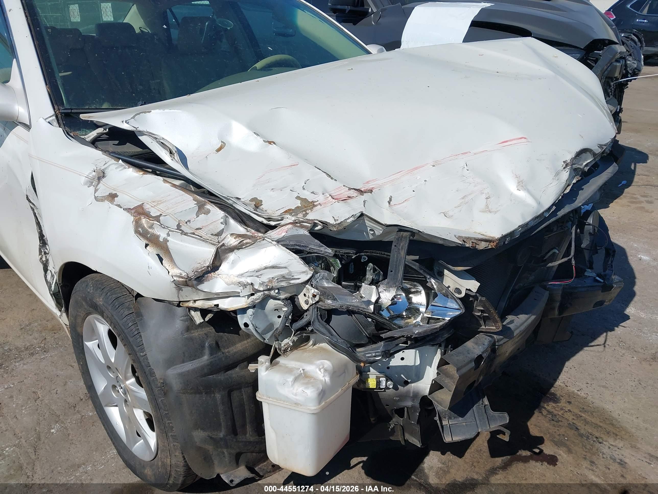TOYOTA AVALON image 6