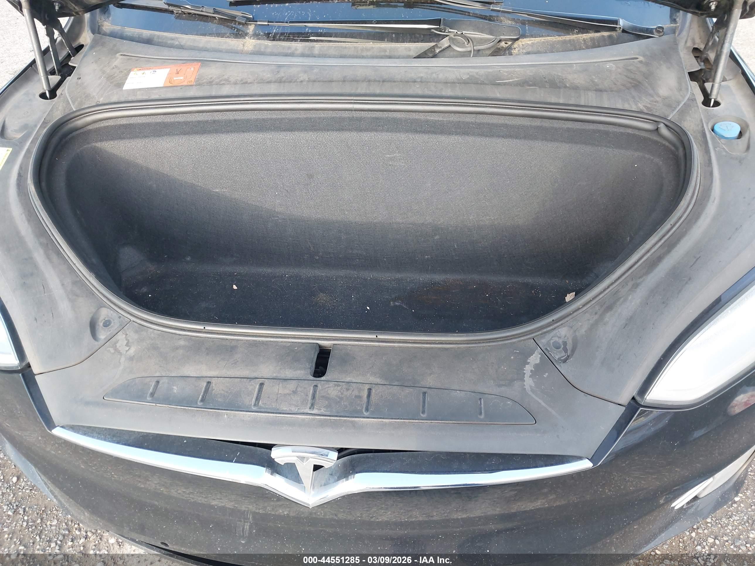 TESLA MODEL image 10