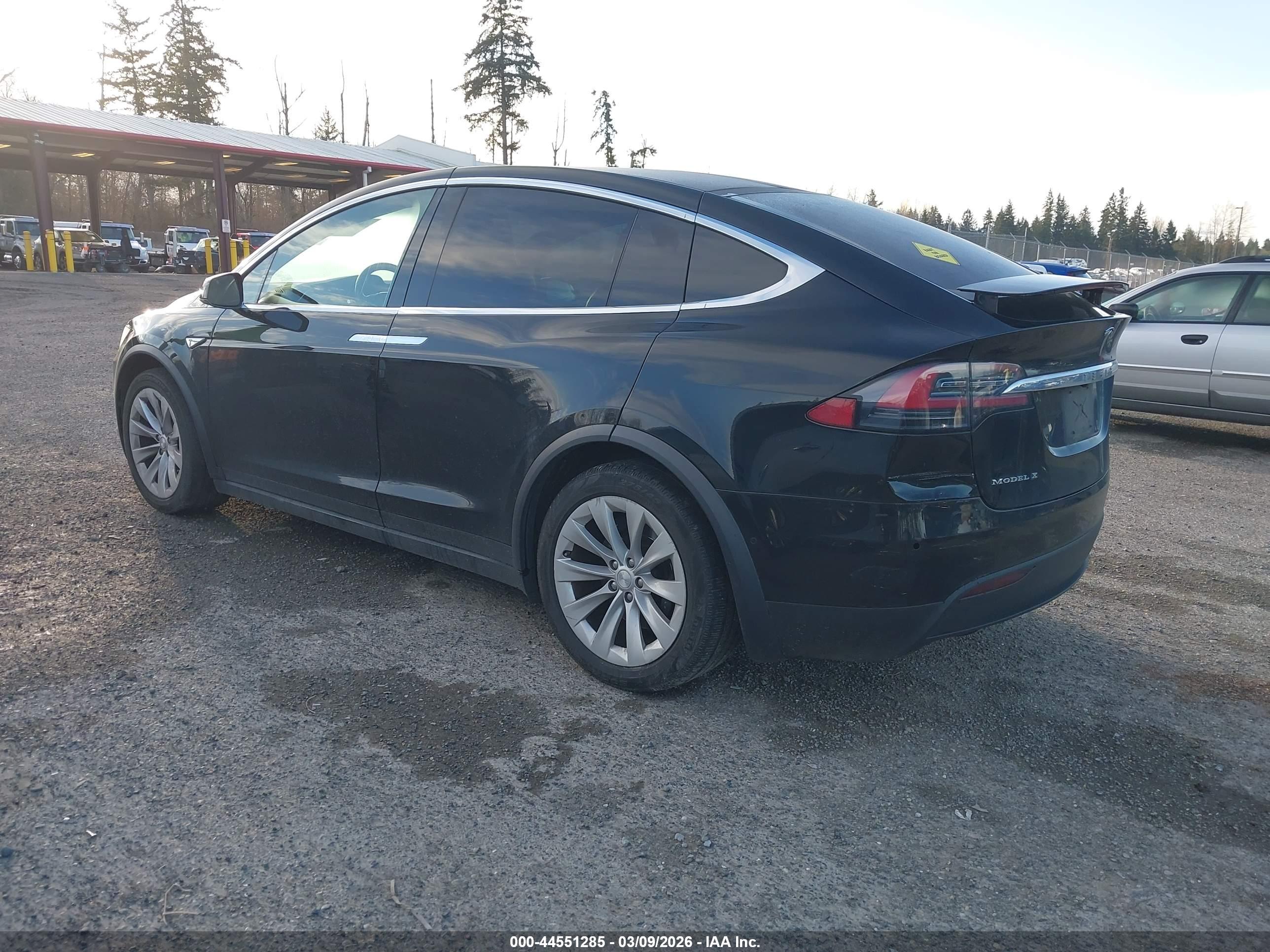 TESLA MODEL image 3
