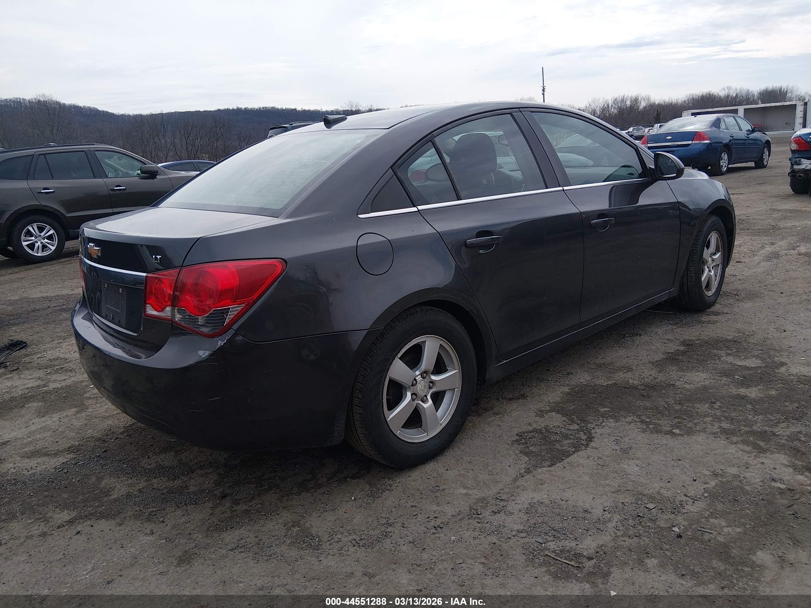 CHEVROLET CRUZE image 4