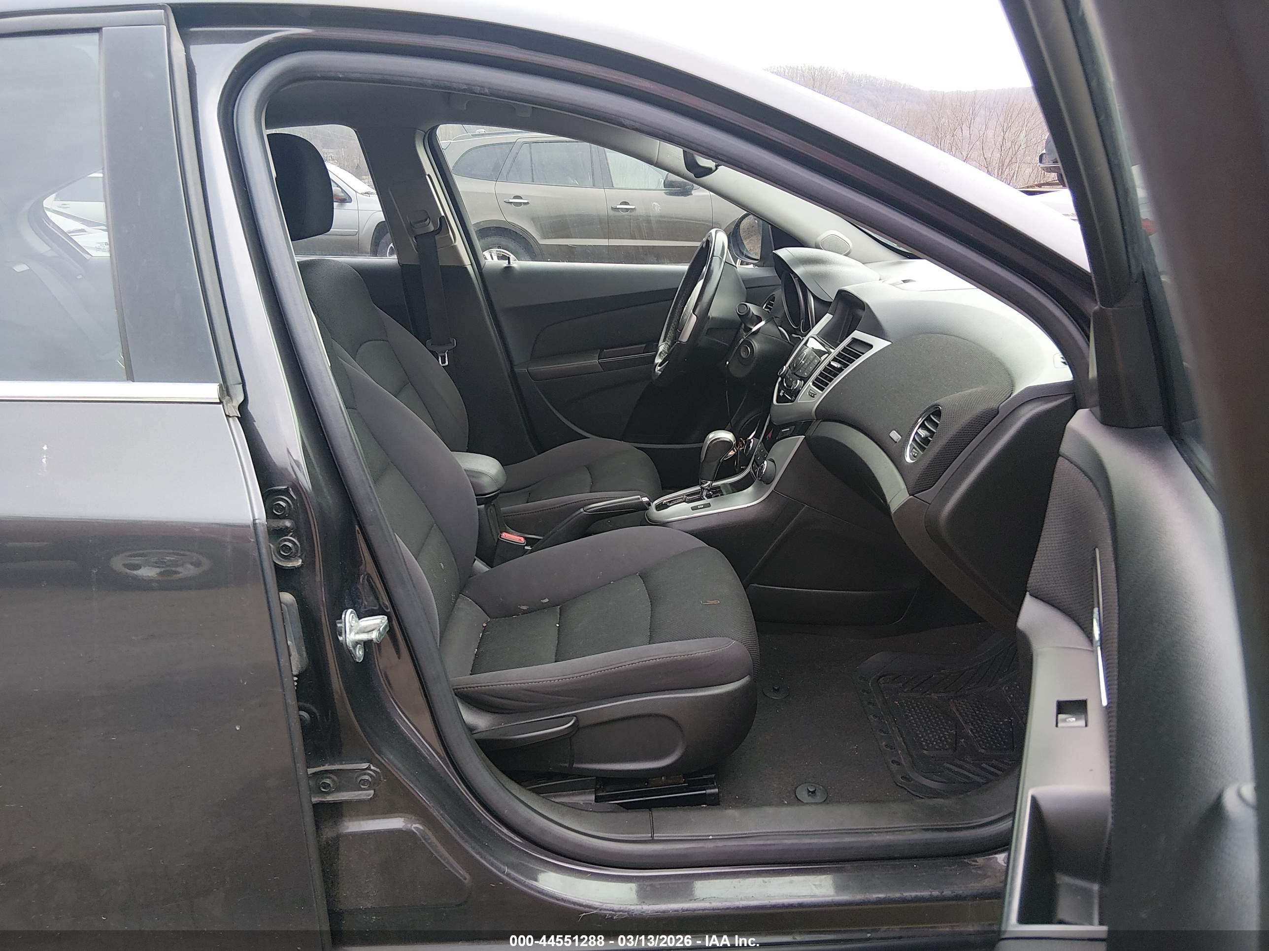 CHEVROLET CRUZE image 5