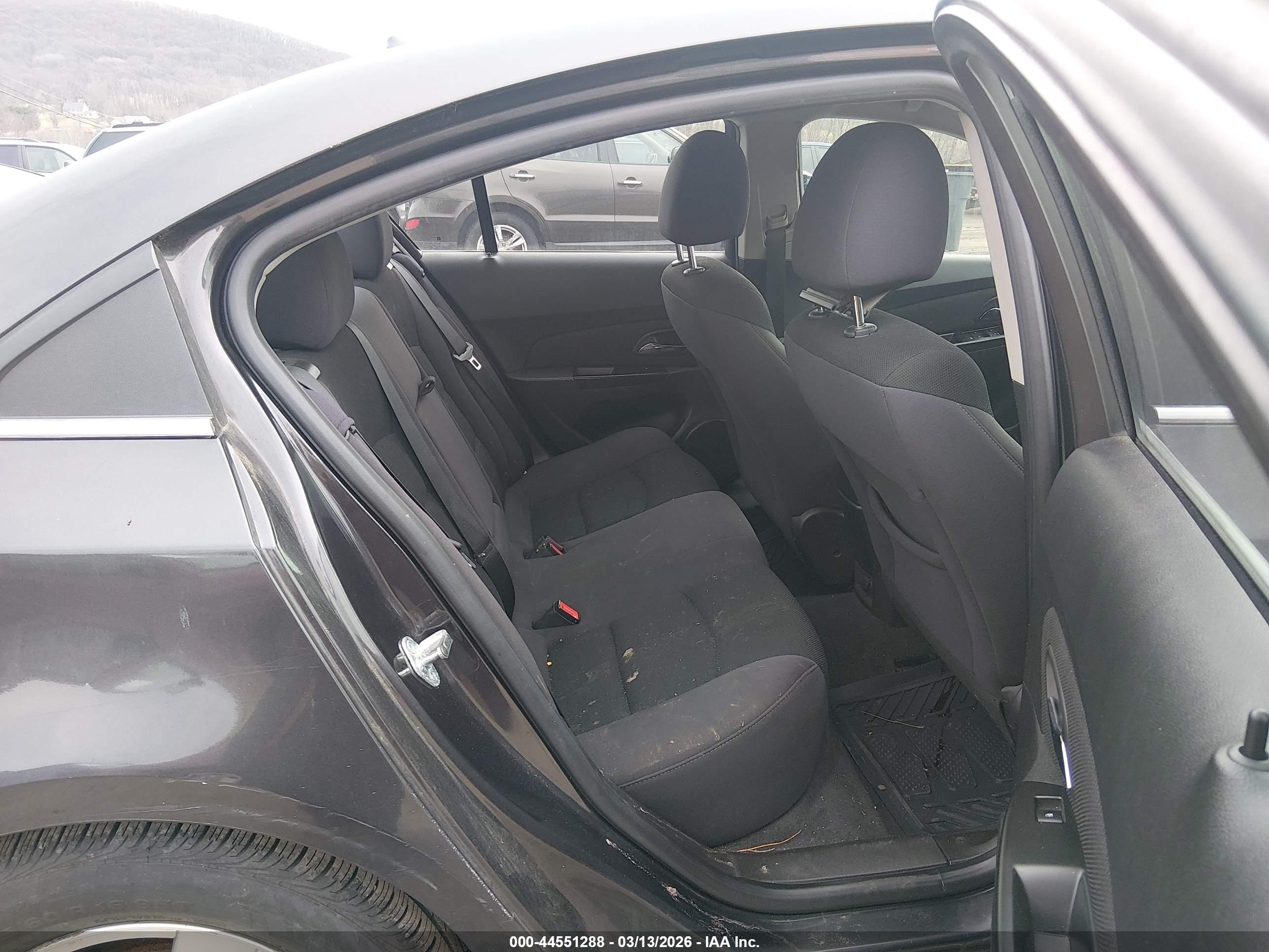 CHEVROLET CRUZE image 8