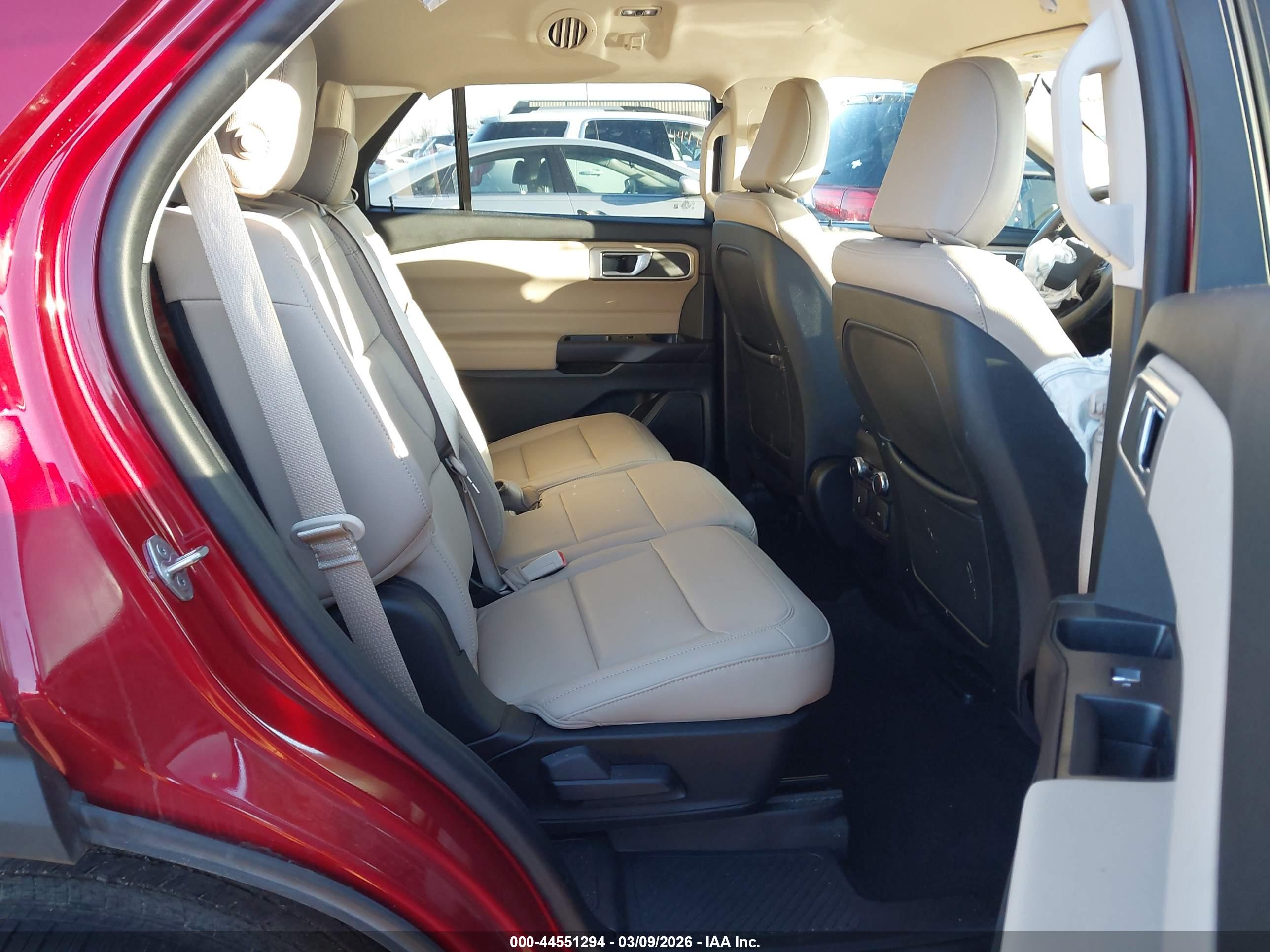 FORD EXPLORER image 8