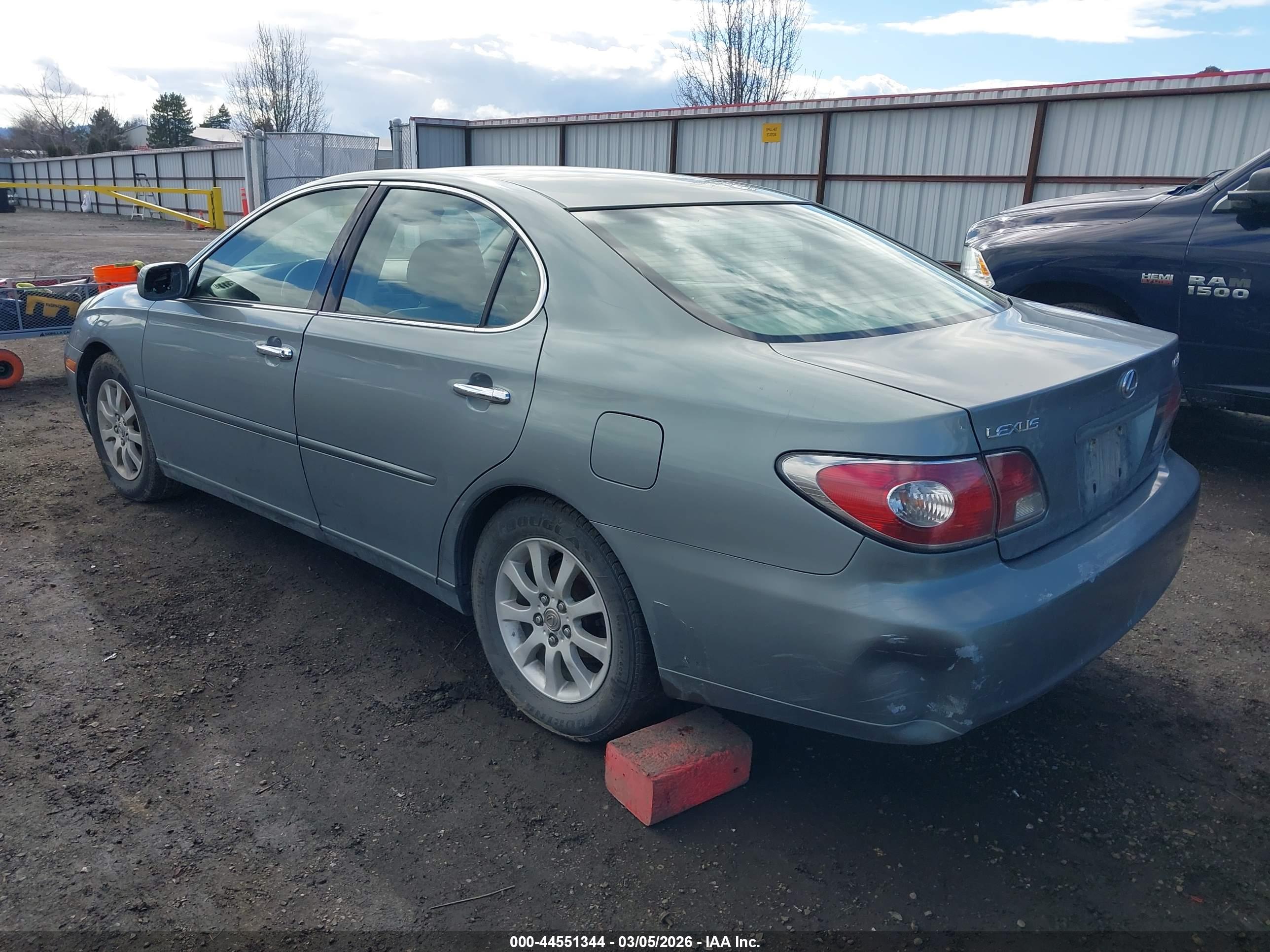LEXUS ES image 3