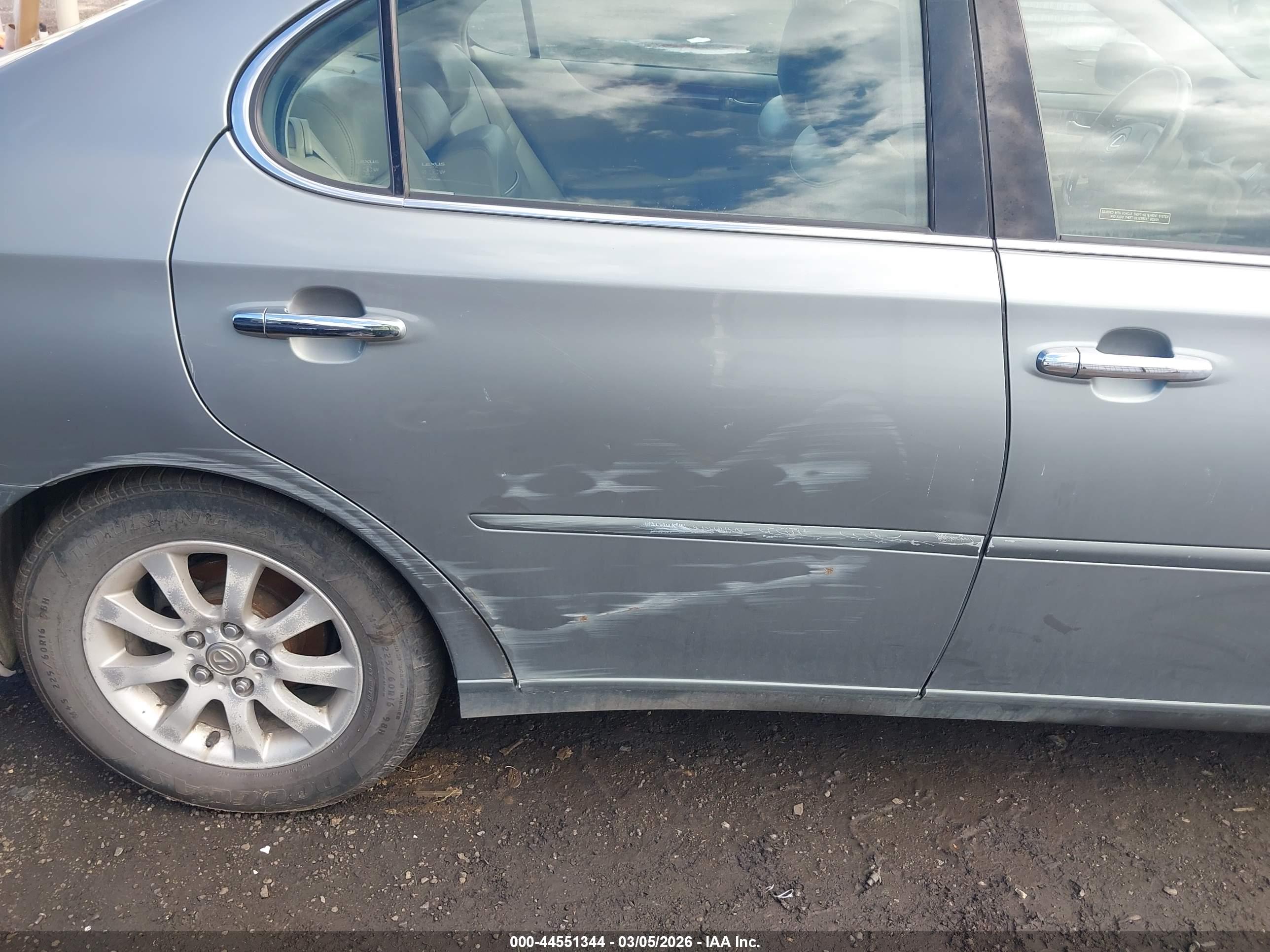 LEXUS ES image 6