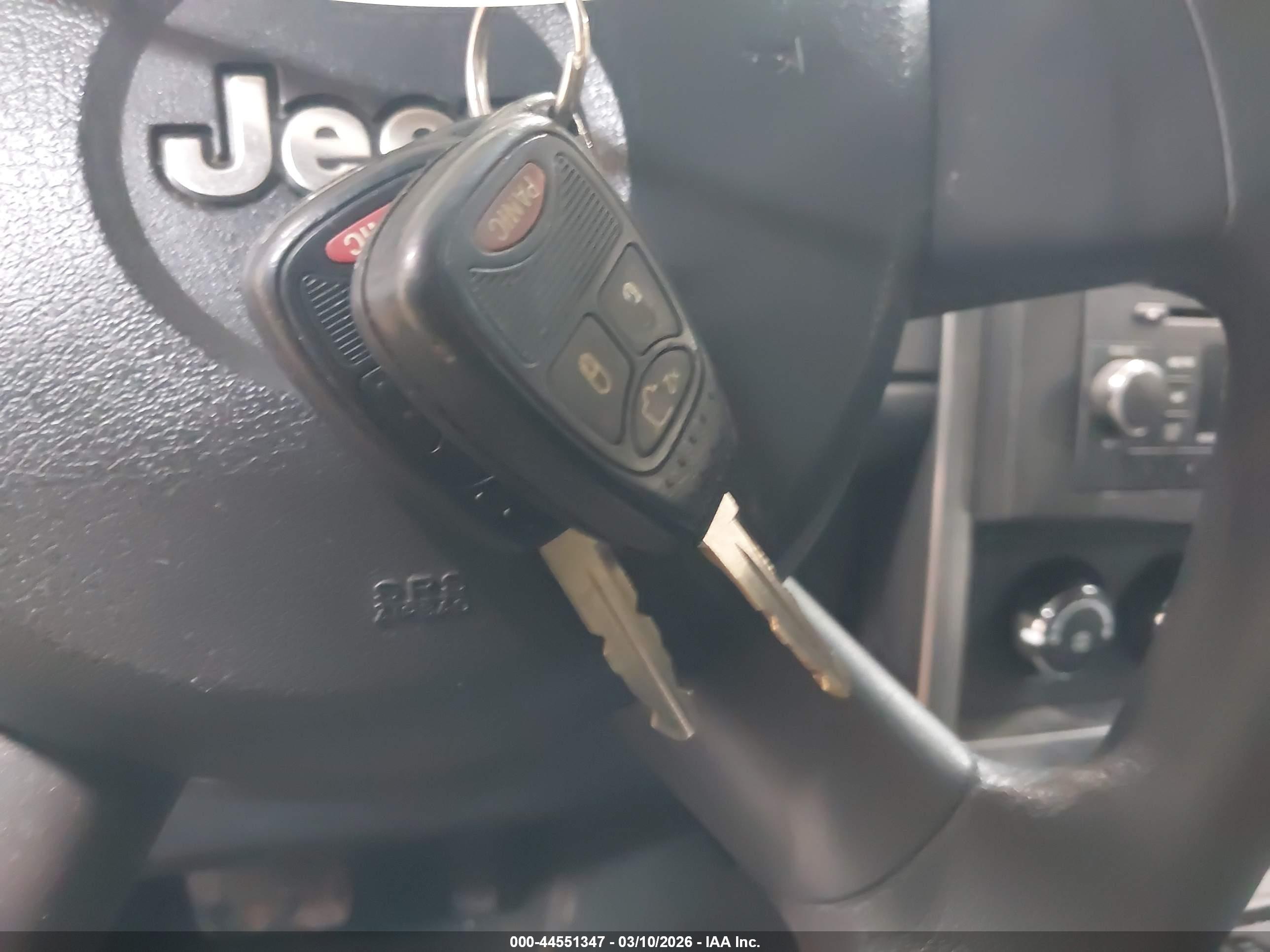 JEEP LIBERTY image 11
