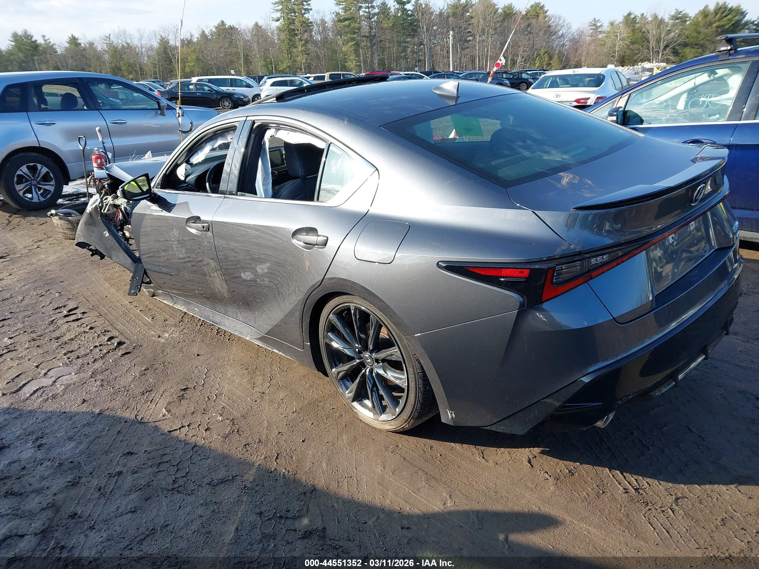 LEXUS IS image 3