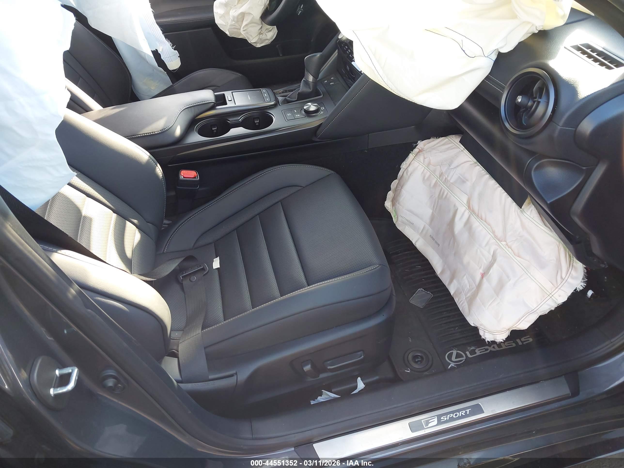 LEXUS IS image 5