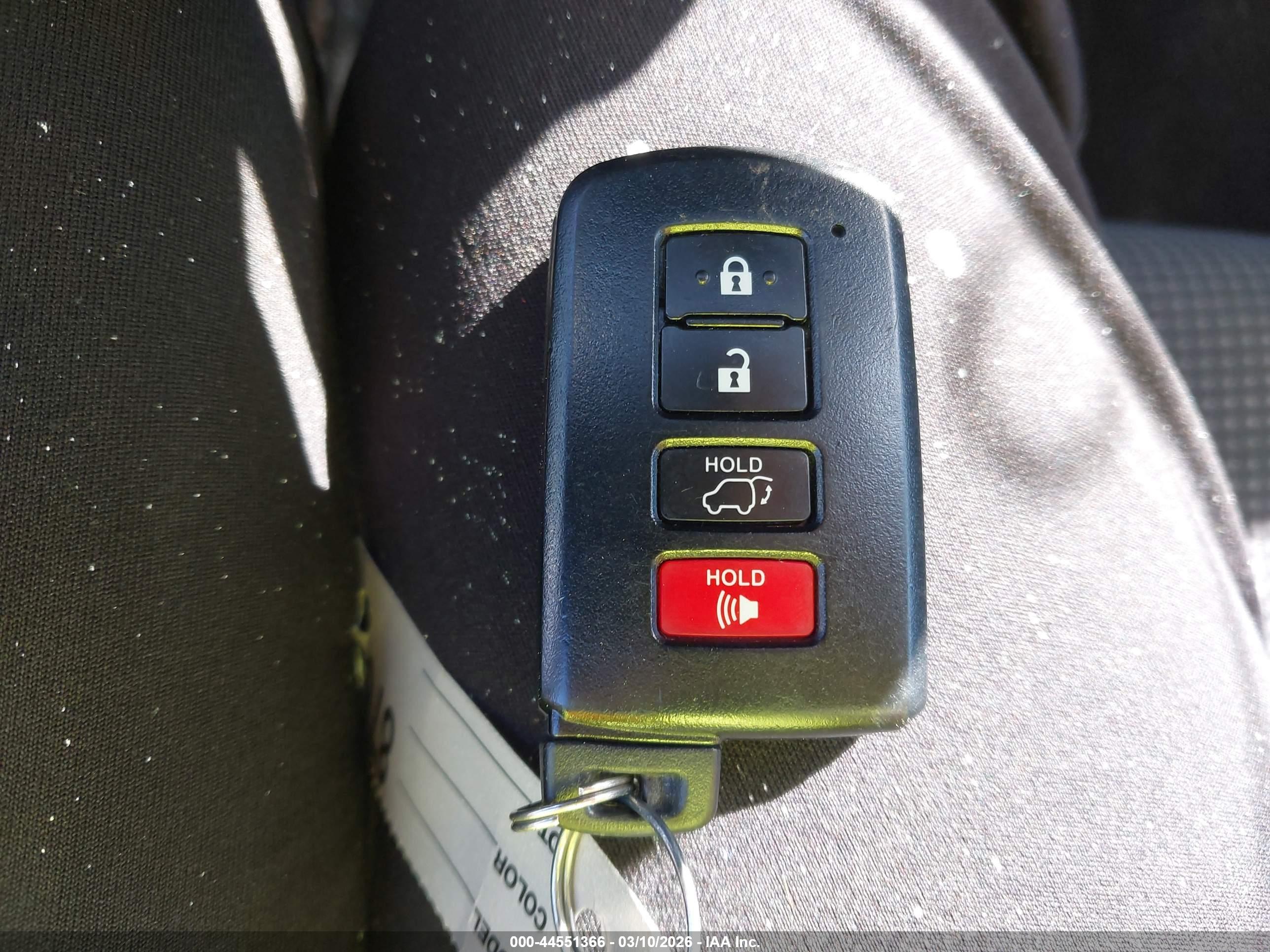 TOYOTA RAV4 image 11