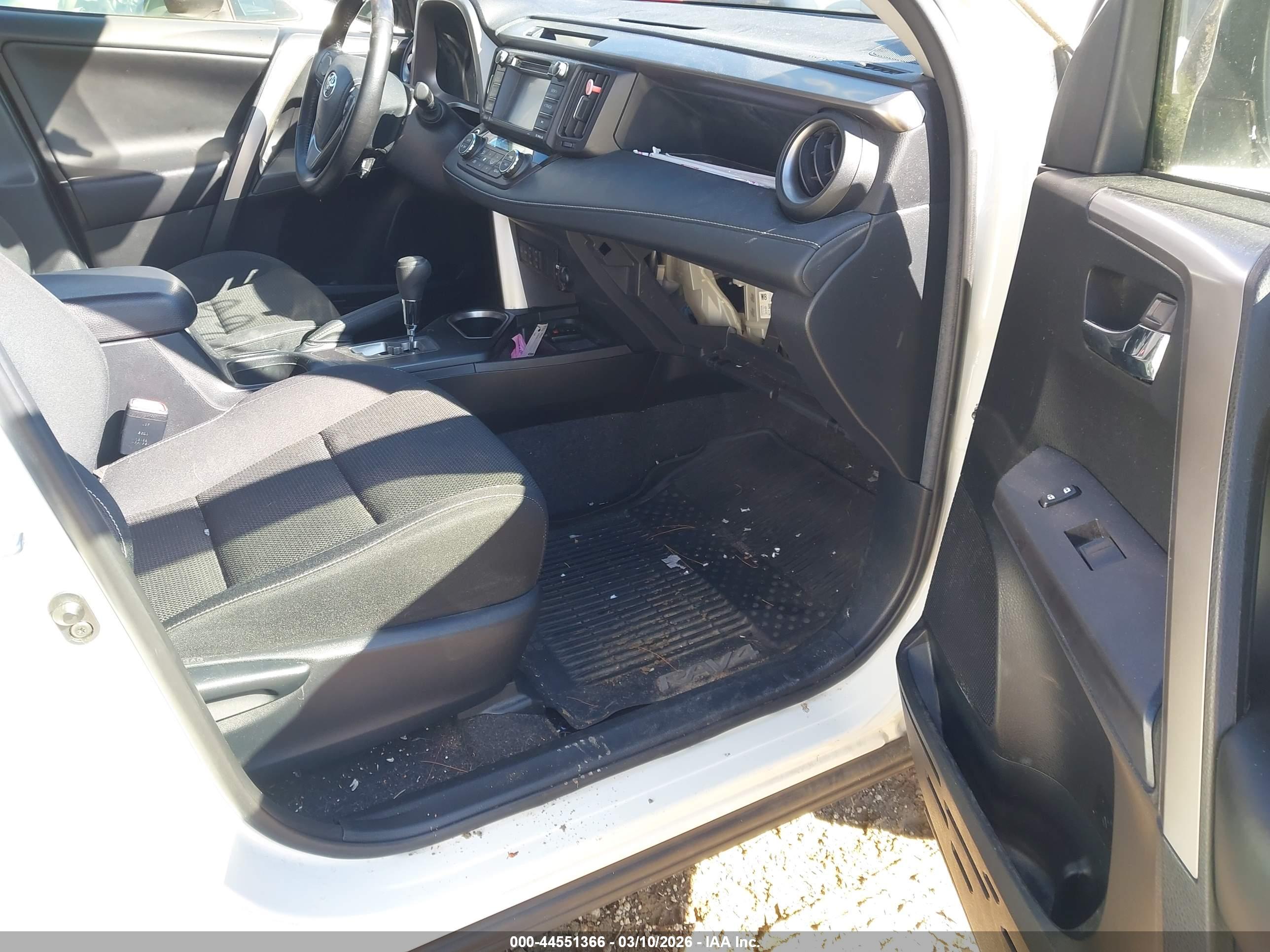 TOYOTA RAV4 image 5