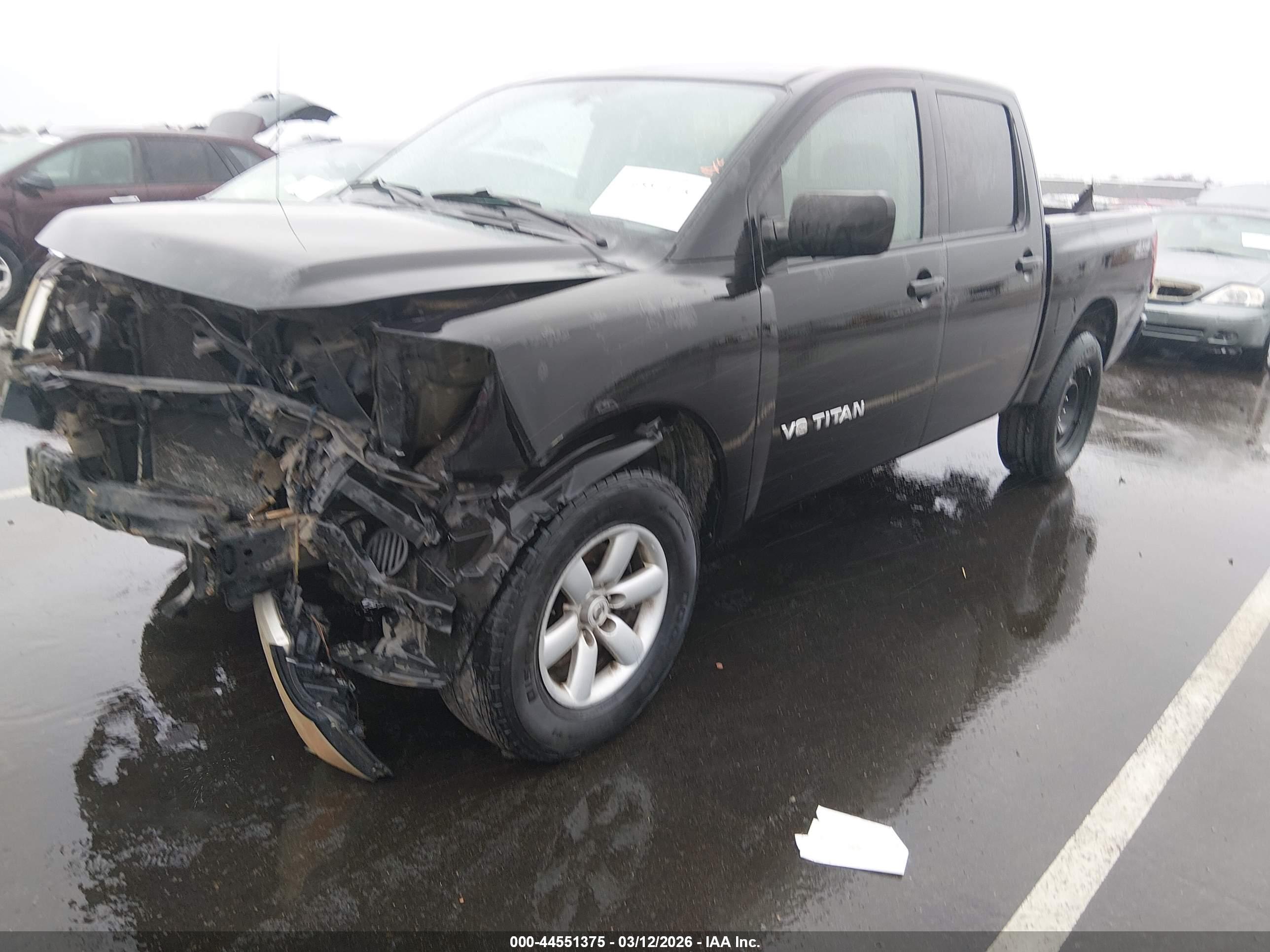 NISSAN TITAN image 2