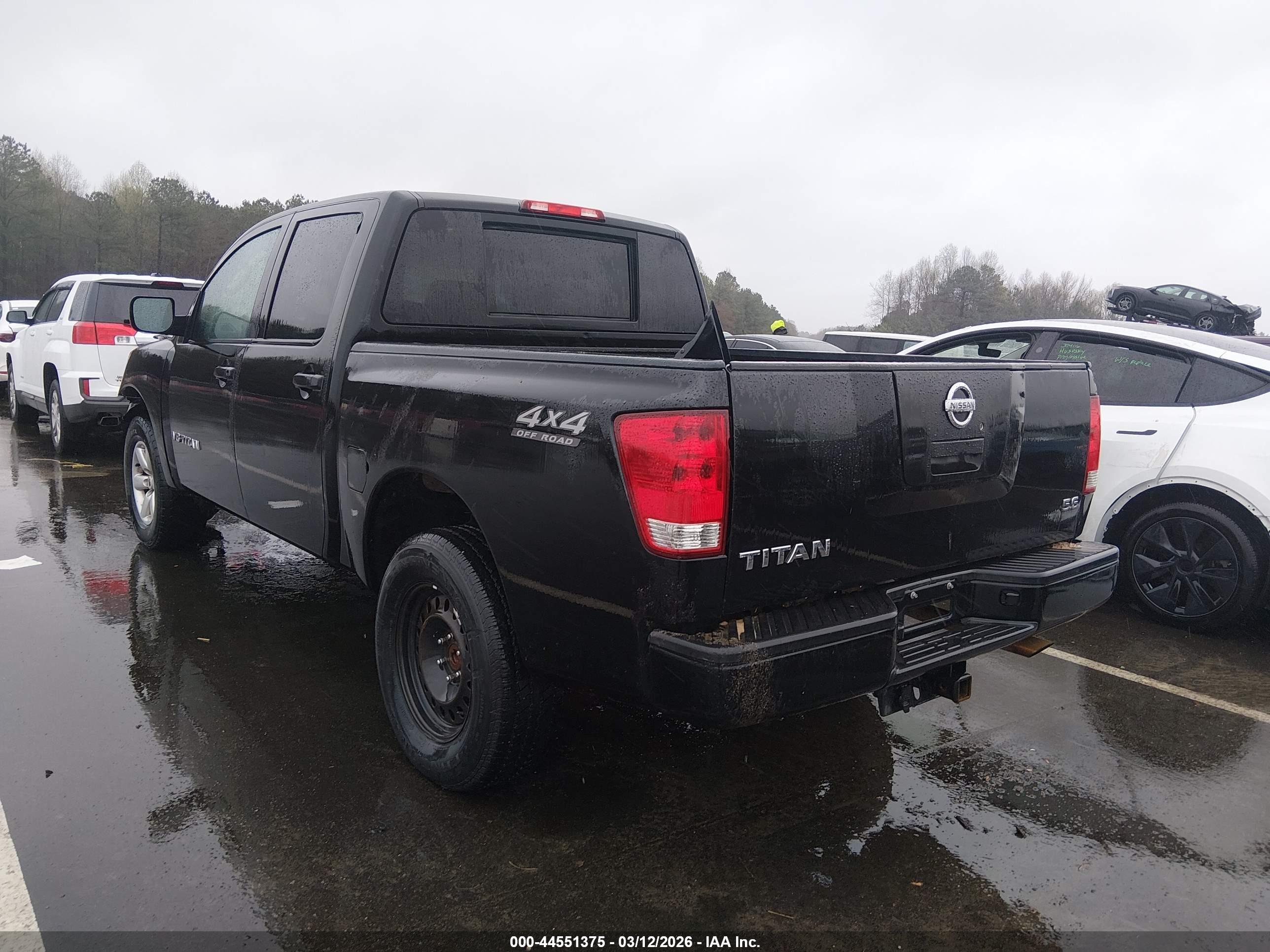 NISSAN TITAN image 3