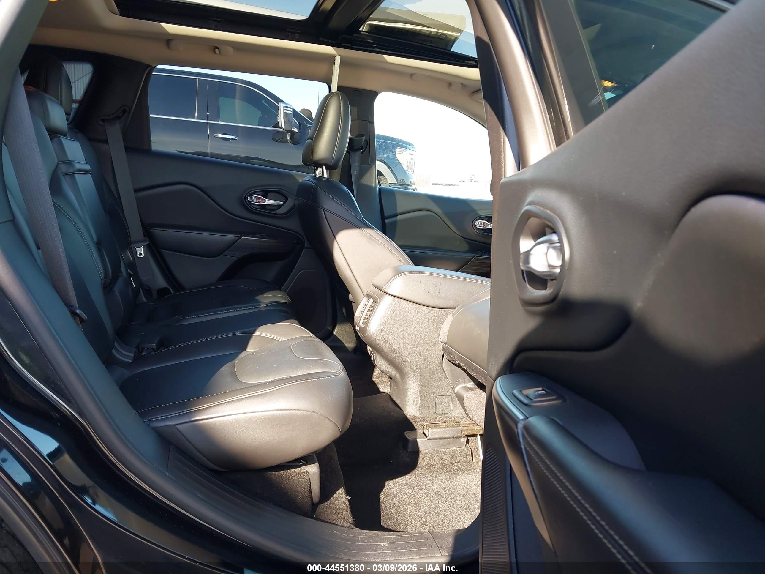 JEEP CHEROKEE image 8