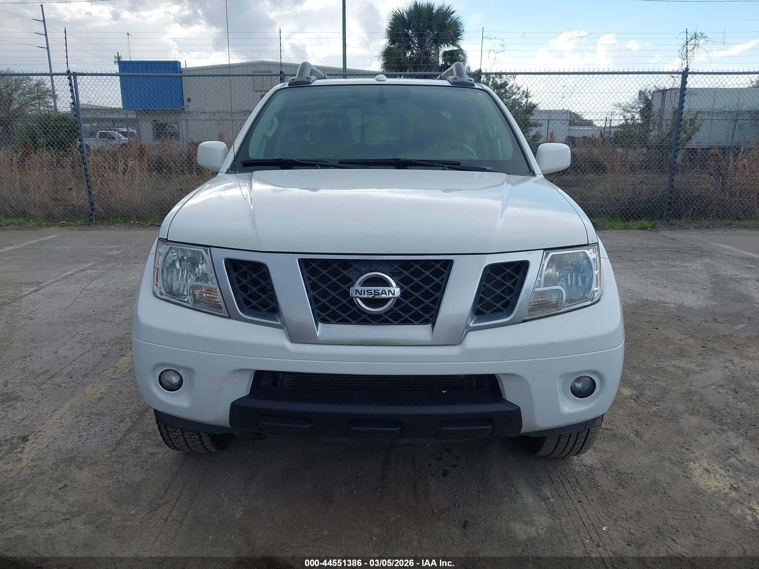 NISSAN FRONTIER image 6