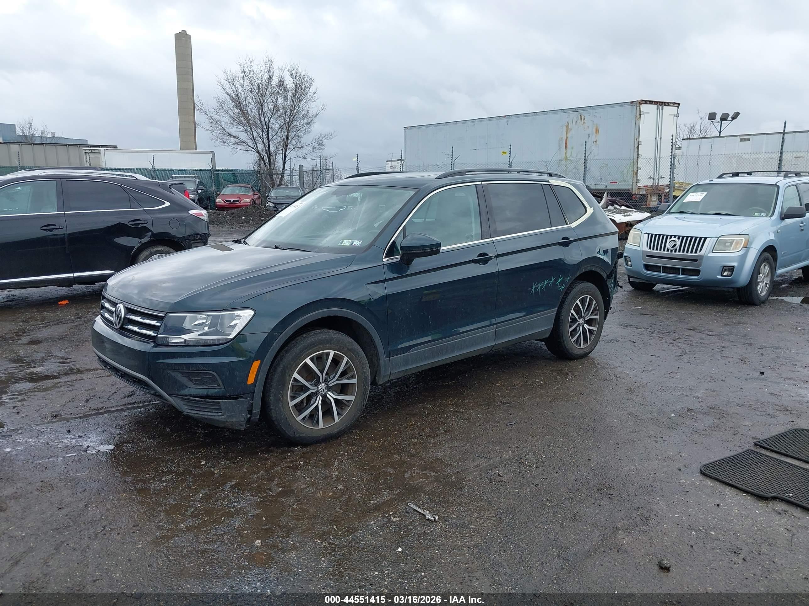 VOLKSWAGEN TIGUAN image 2