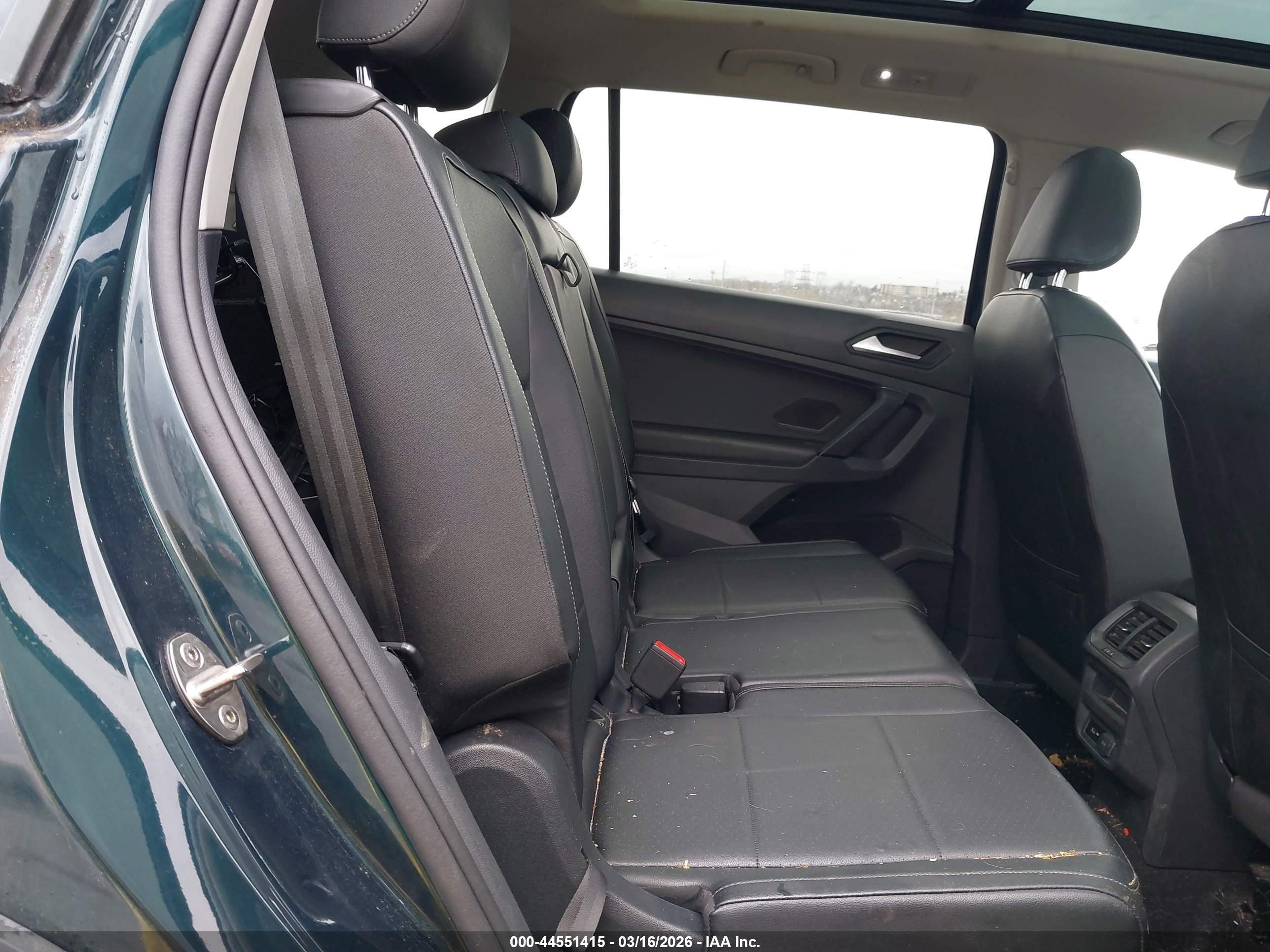 VOLKSWAGEN TIGUAN image 8