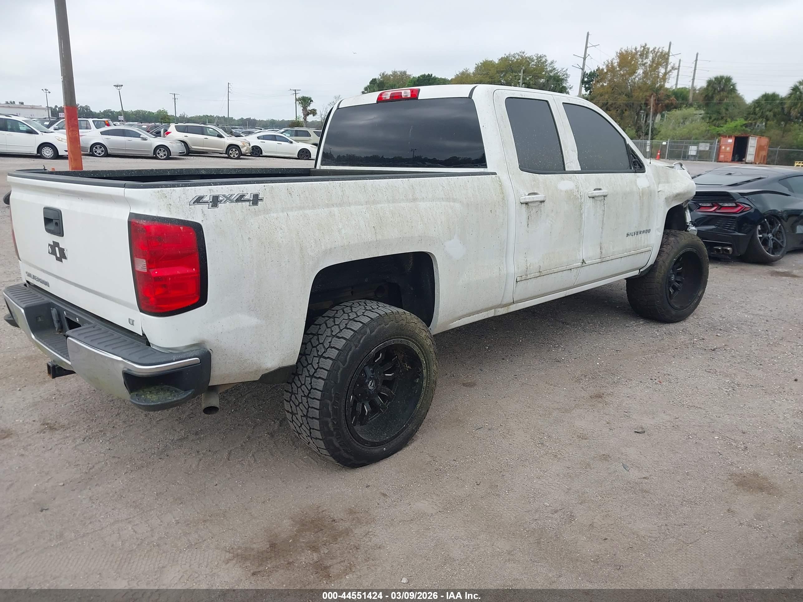 CHEVROLET SILVERADO image 4