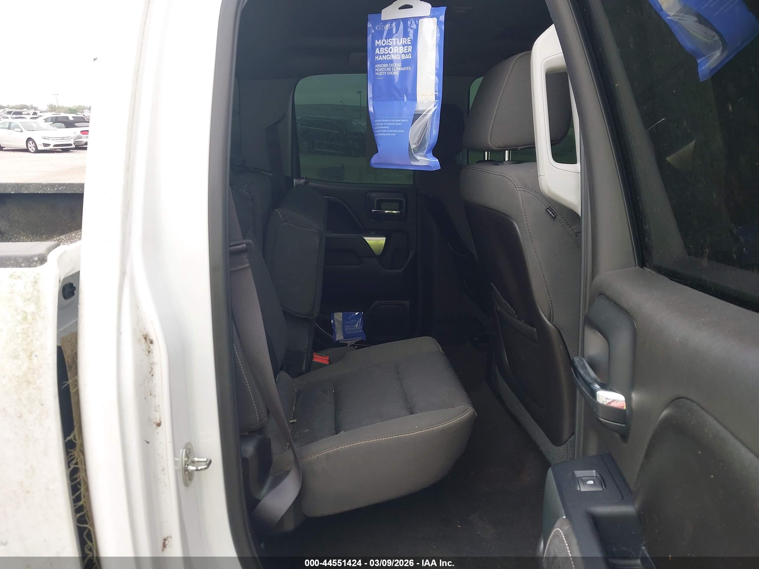 CHEVROLET SILVERADO image 8