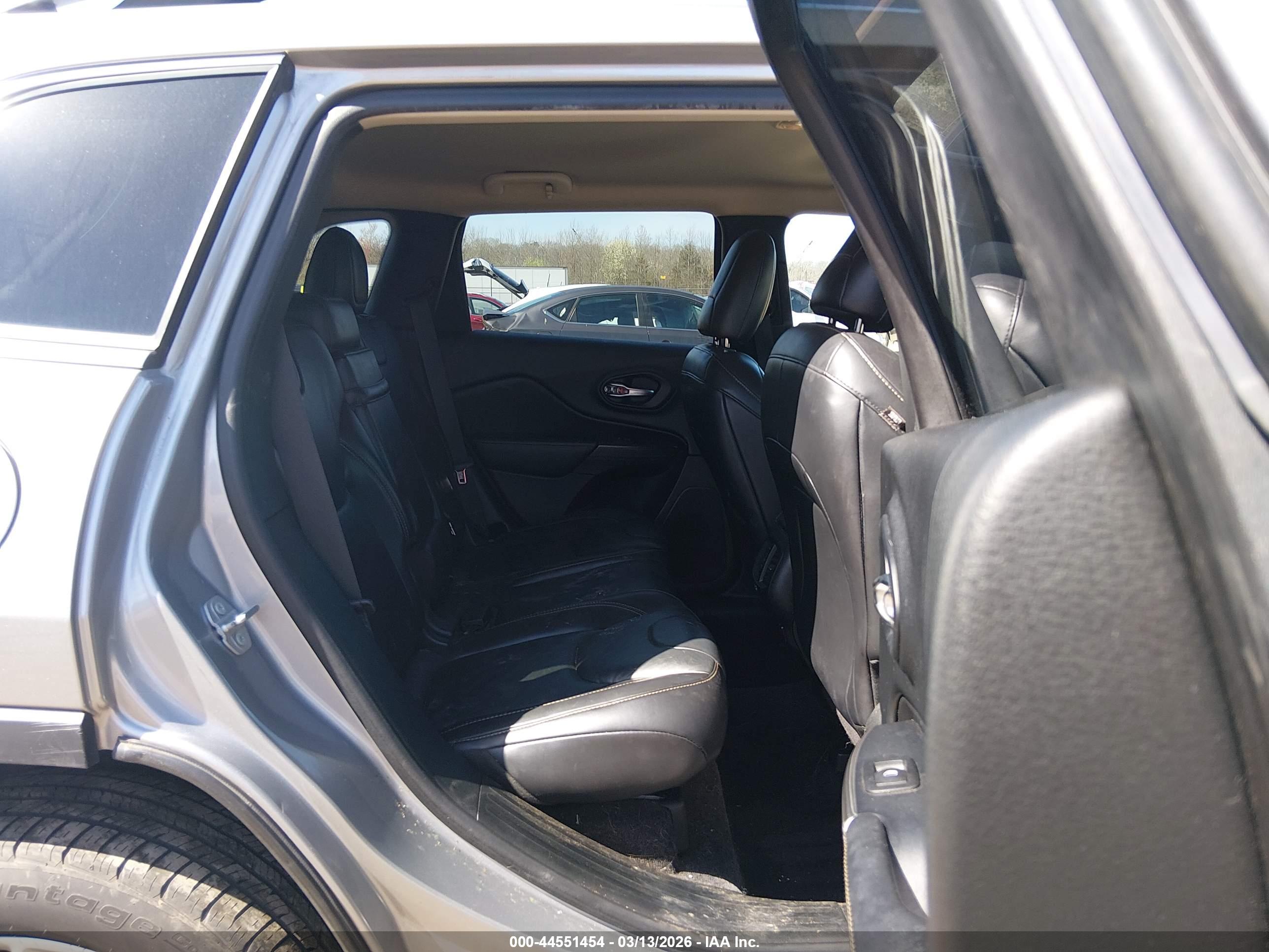 JEEP CHEROKEE image 8