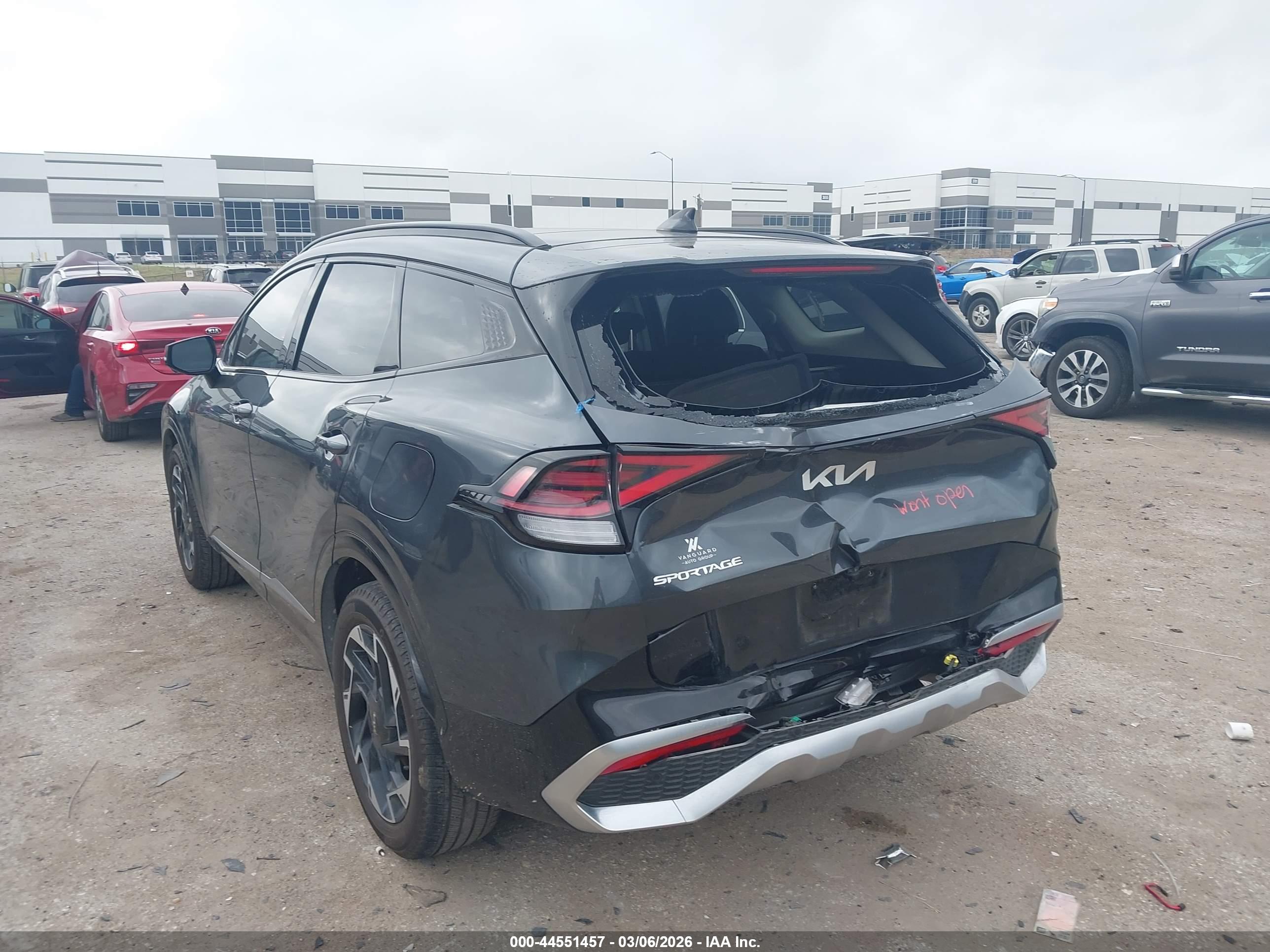KIA SPORTAGE image 3