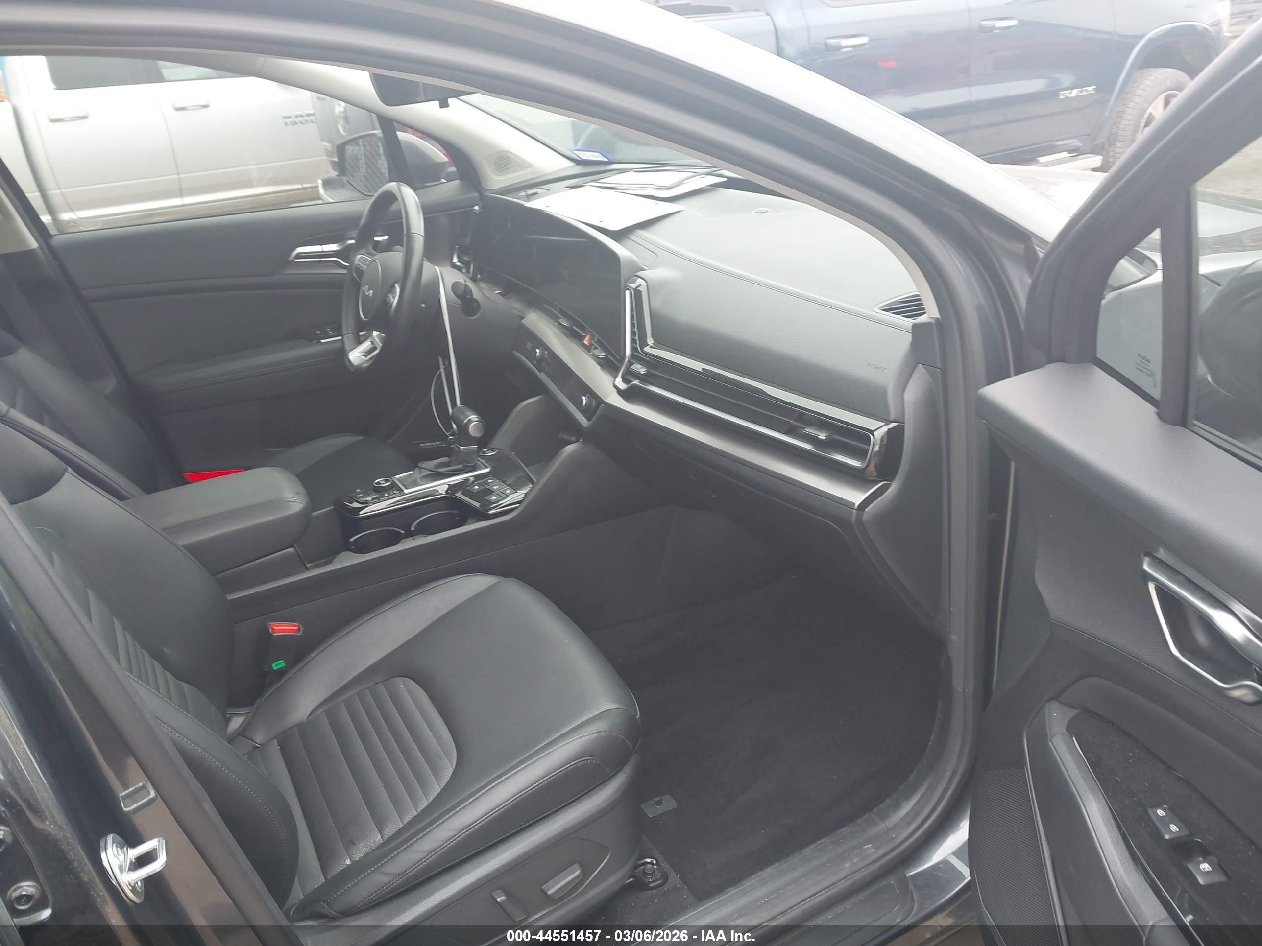 KIA SPORTAGE image 5