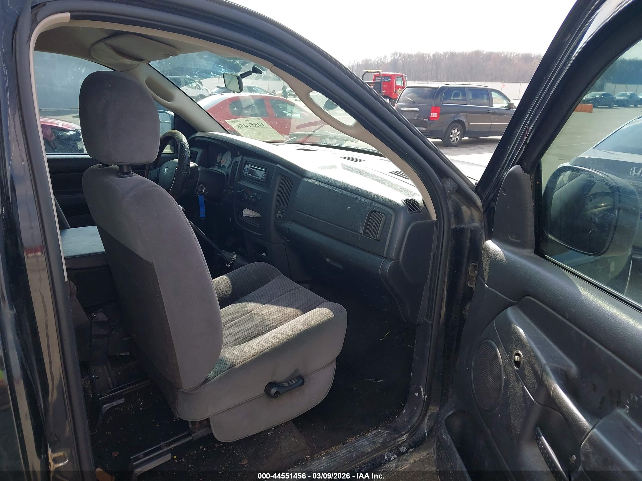 DODGE RAM image 5
