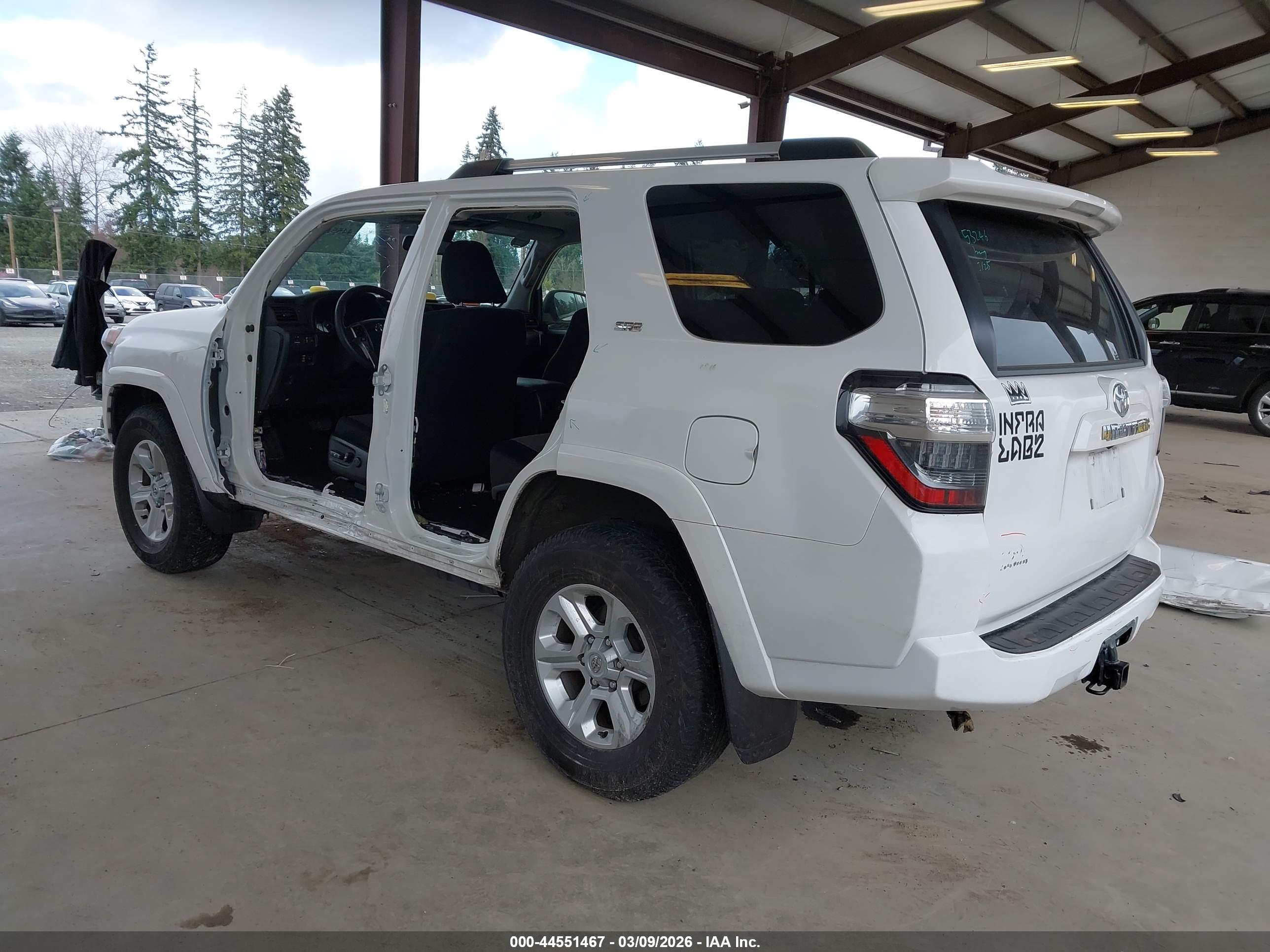 TOYOTA 4RUNNER image 3