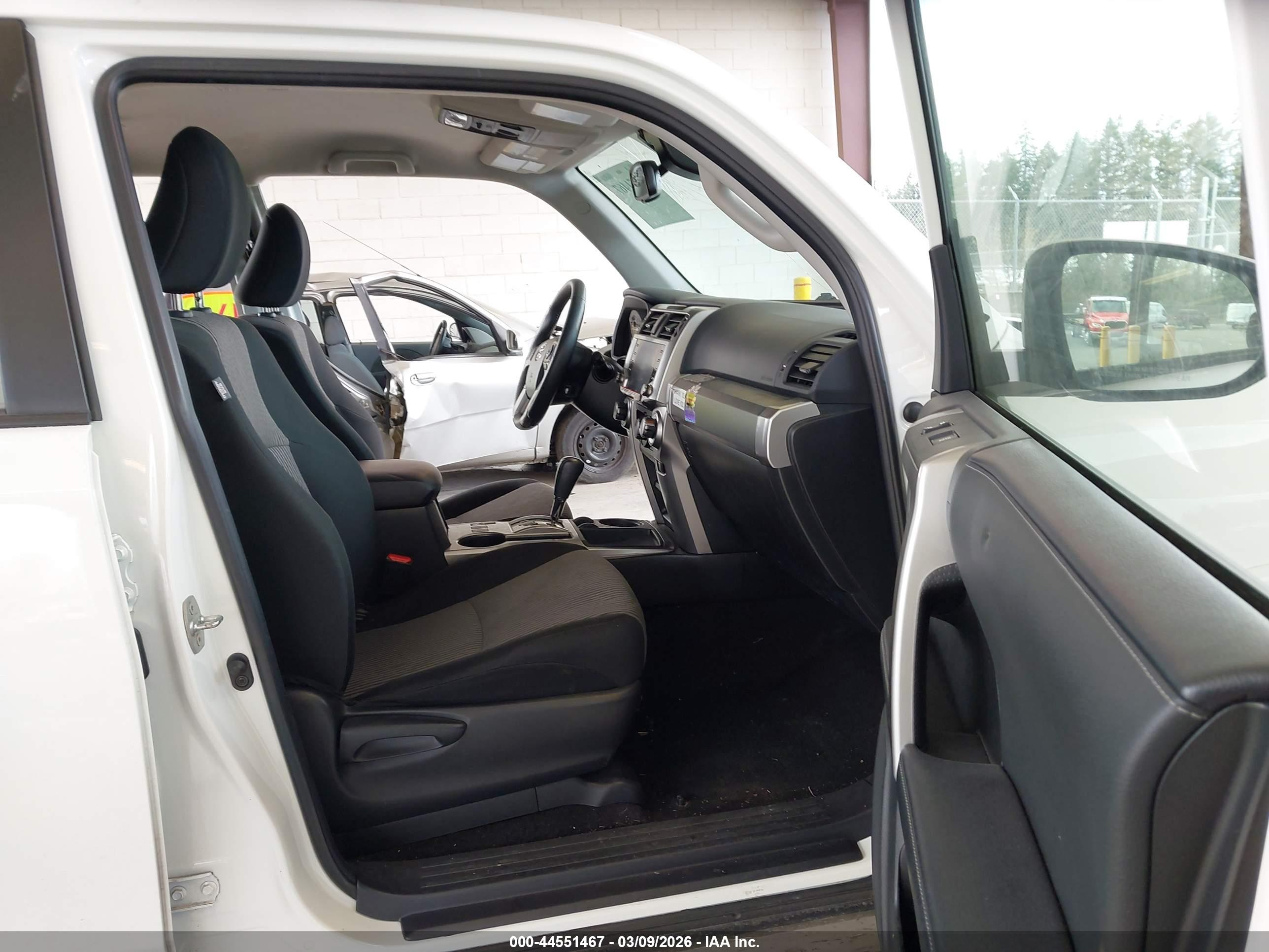 TOYOTA 4RUNNER image 5