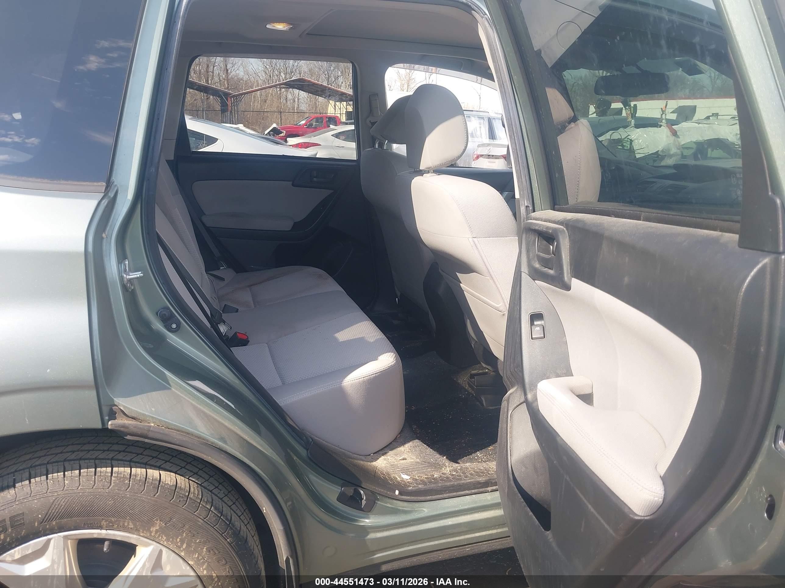 SUBARU FORESTER image 8